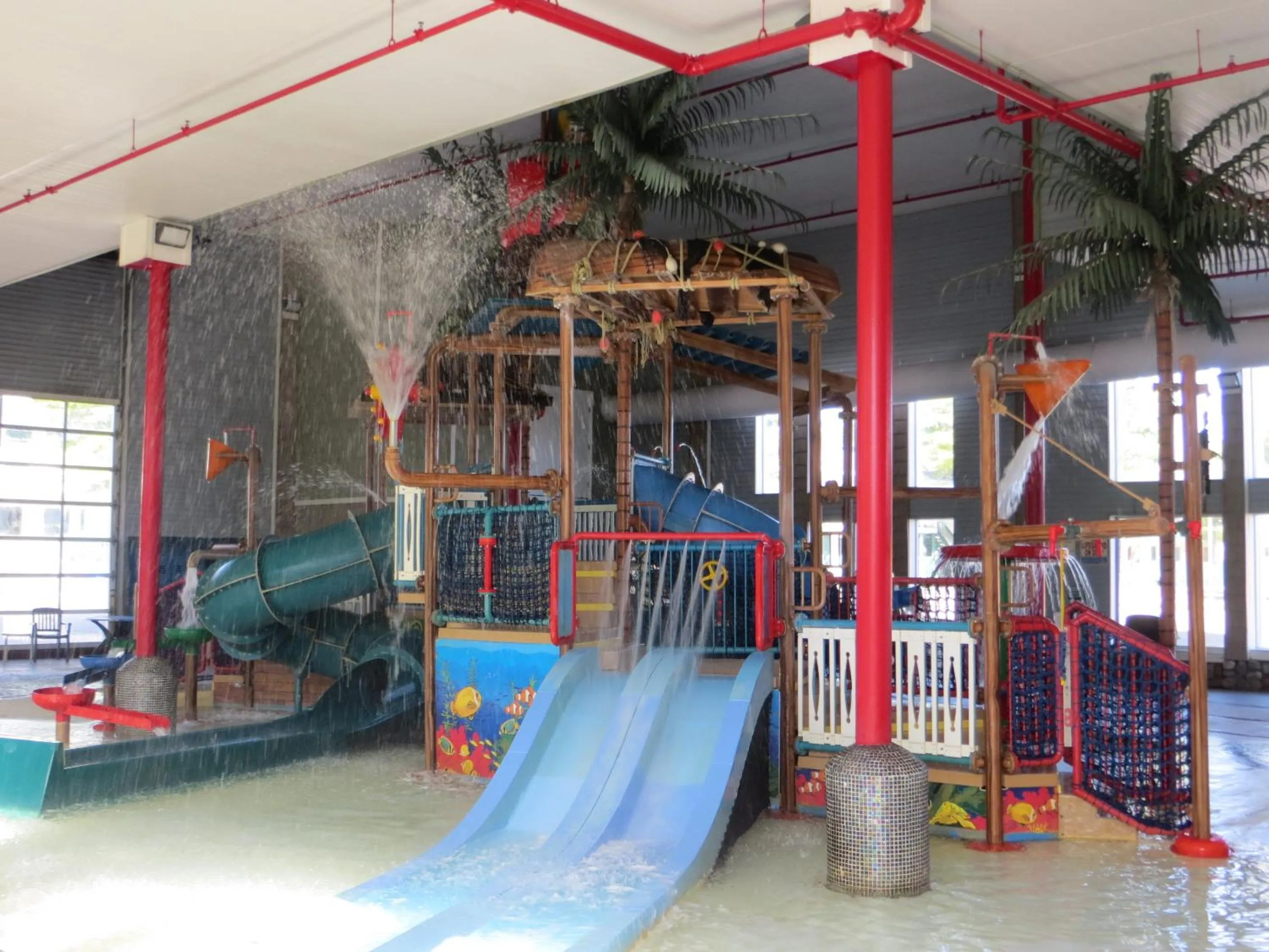 Swimming pool in Bayside Hotel of Mackinac