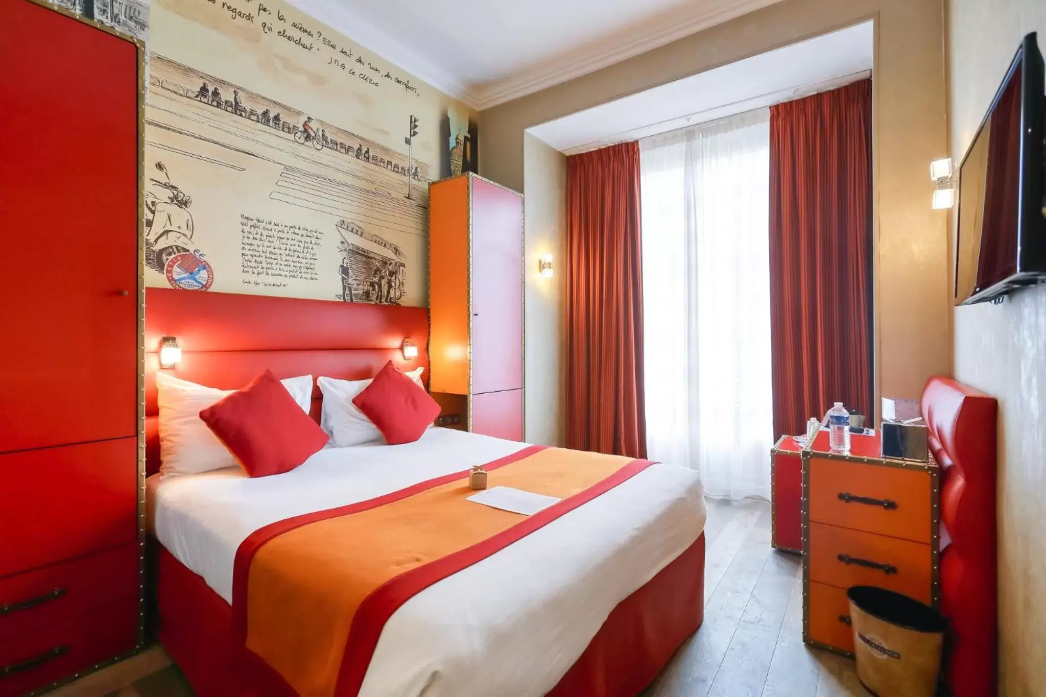 Photo of the whole room, Bed in Nice Excelsior Centre ville by HappyCulture Photo of the whole room, Bed in Nice Excelsior Centre ville by HappyCulture