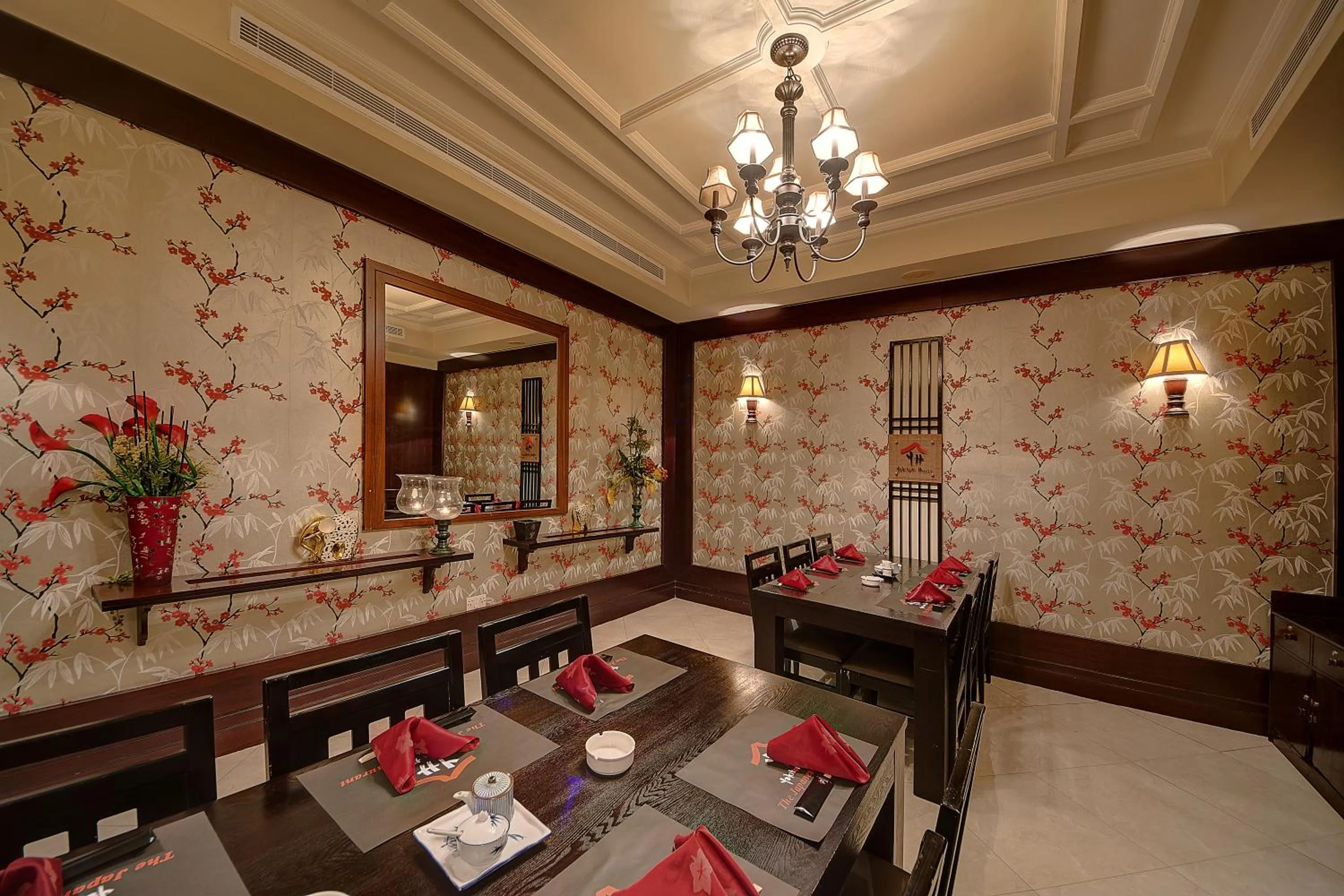 Restaurant/places to eat in Ascot Hotel