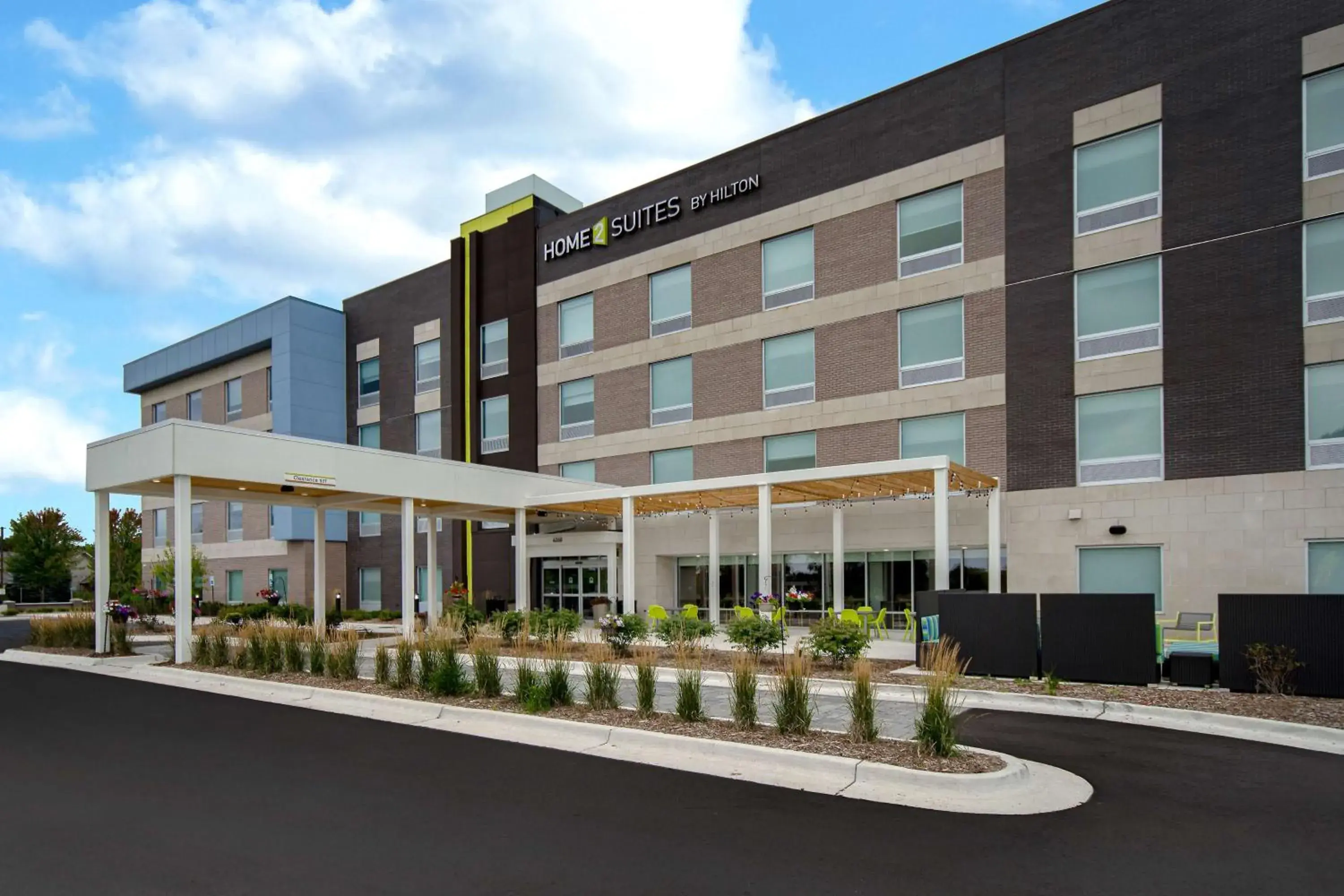 Property Building in Home2 Suites By Hilton Grand Rapids Airport