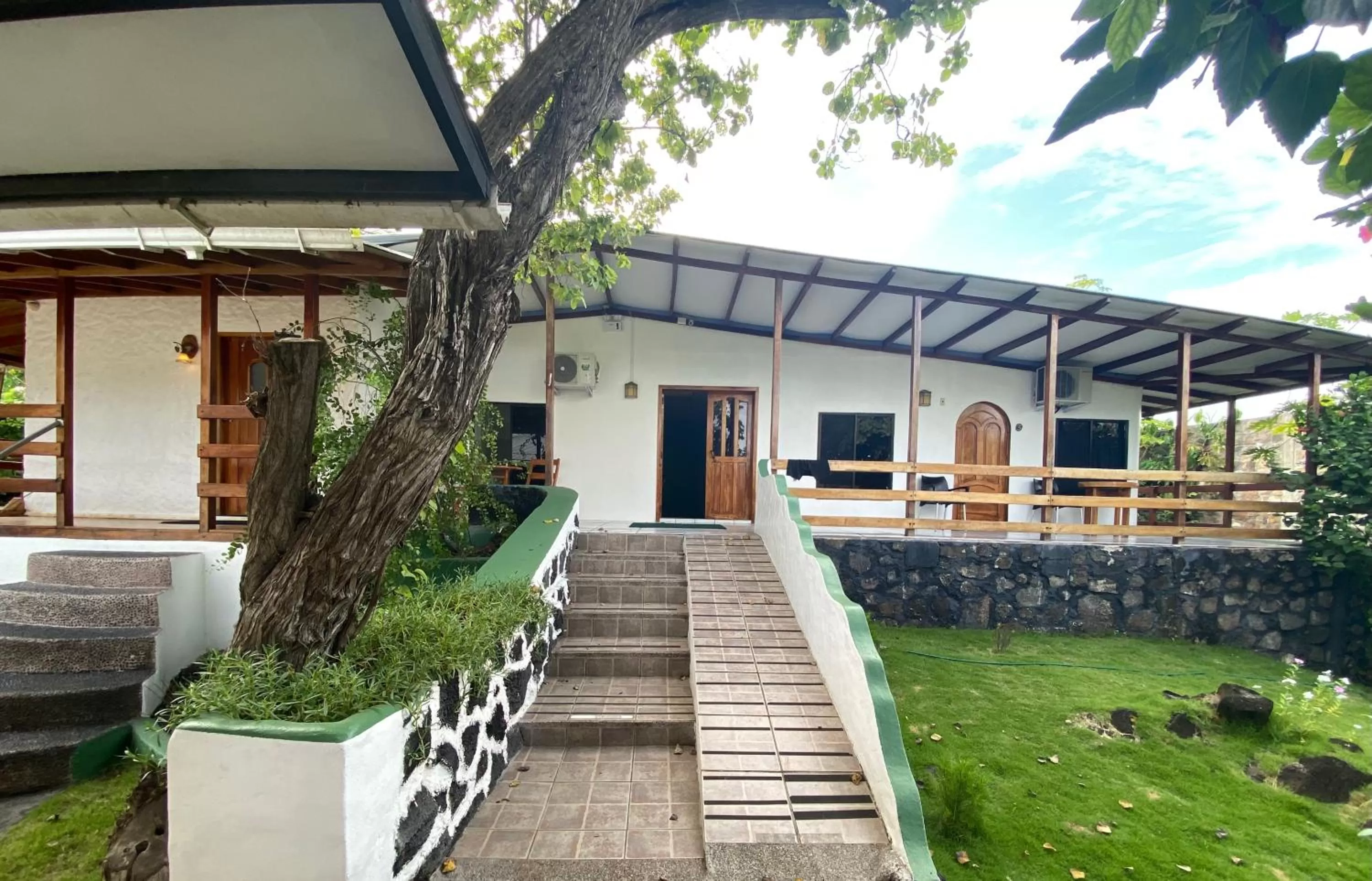 Property building in La Peregrina Galapagos B&B