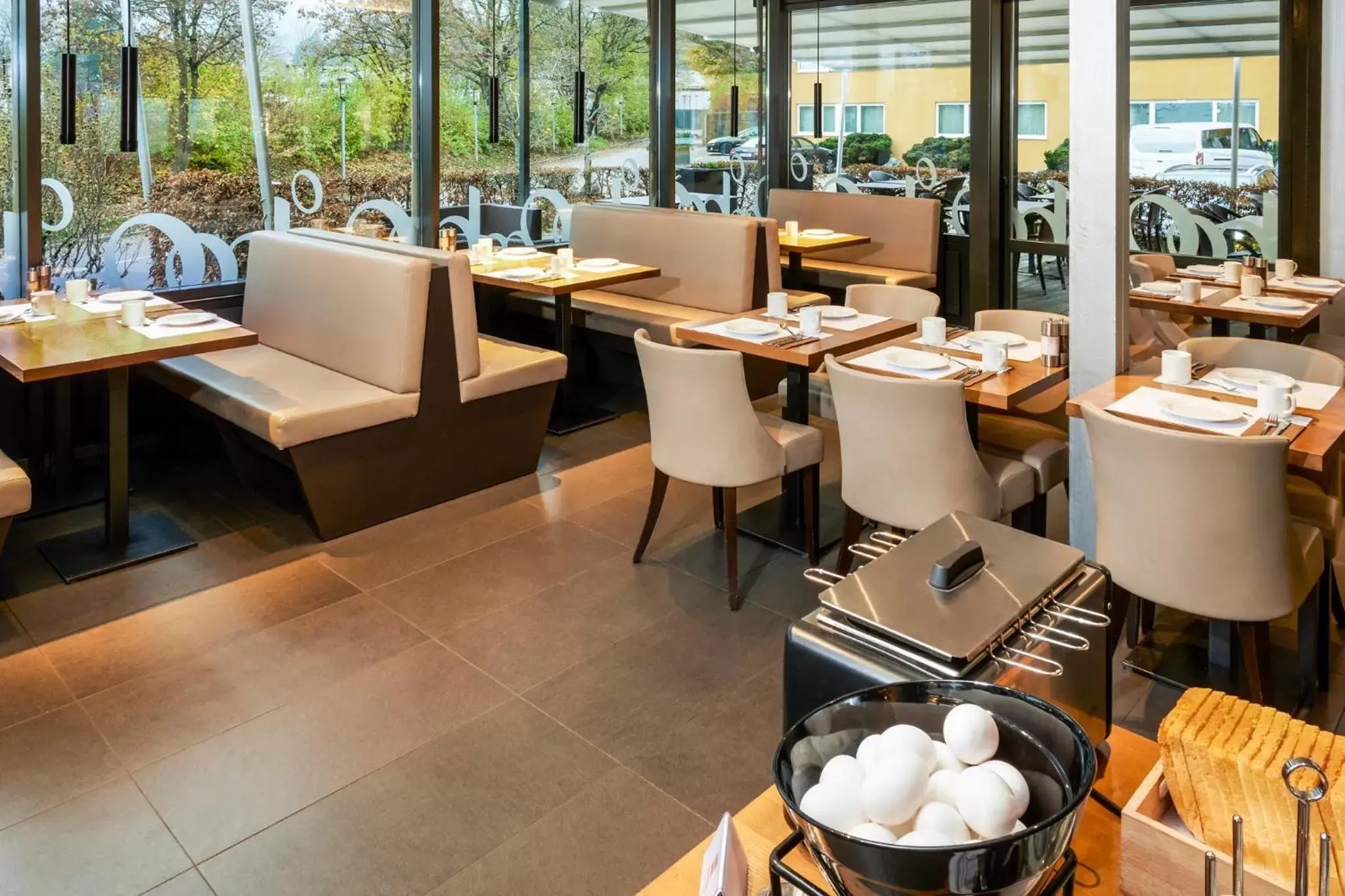 Buffet breakfast, Restaurant/Places to Eat in ibis Zurich Adliswil