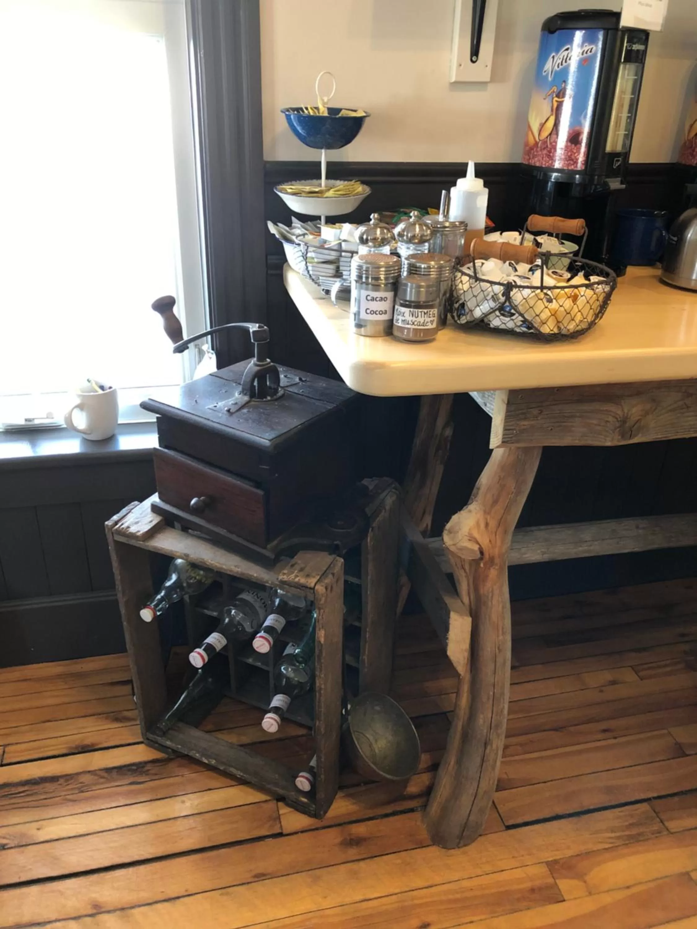 Restaurant/places to eat in Auberge d'Anjou-Cocooning Café