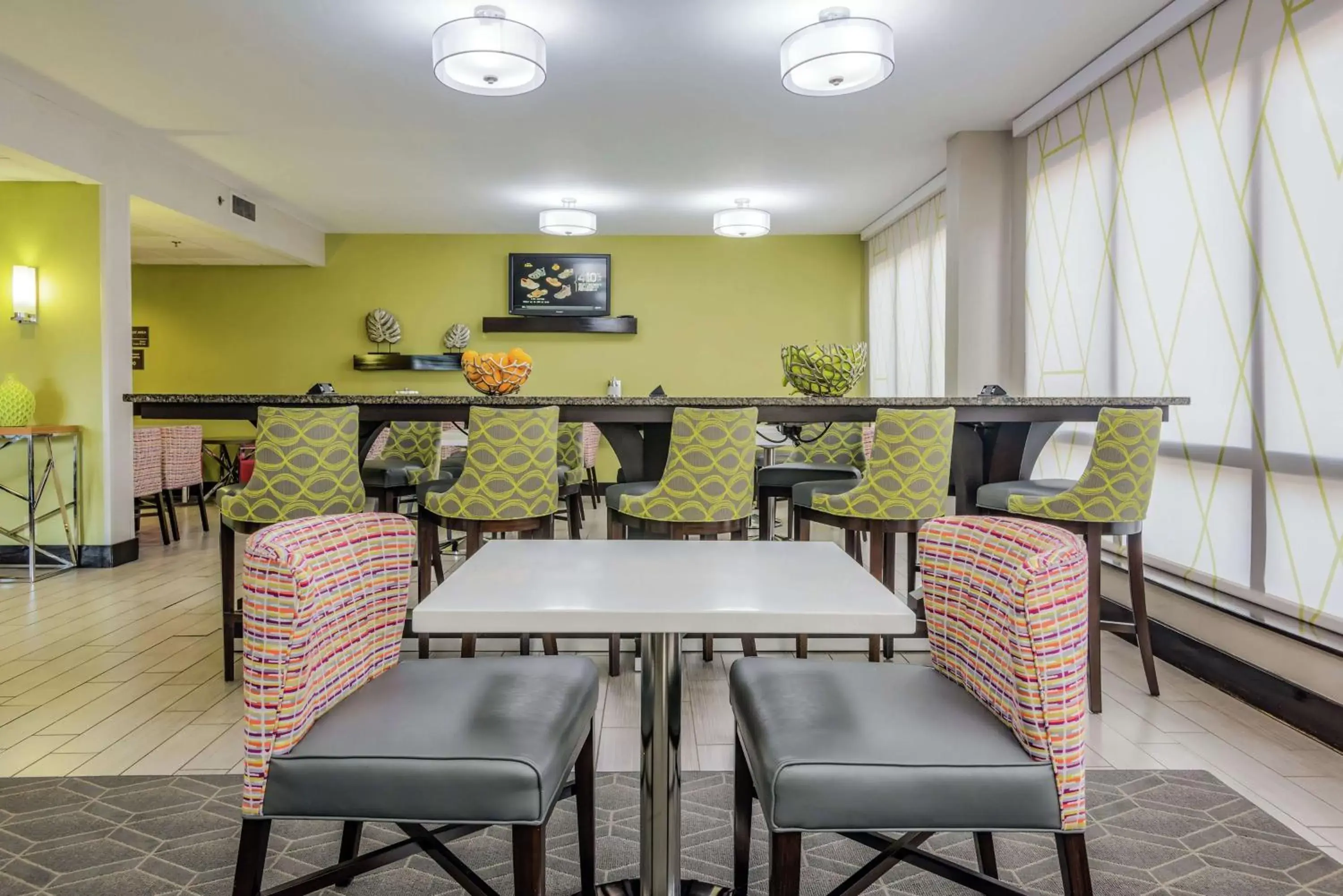 Lobby or reception, Restaurant/Places to Eat in Hampton Inn Tampa International Airport/Westshore