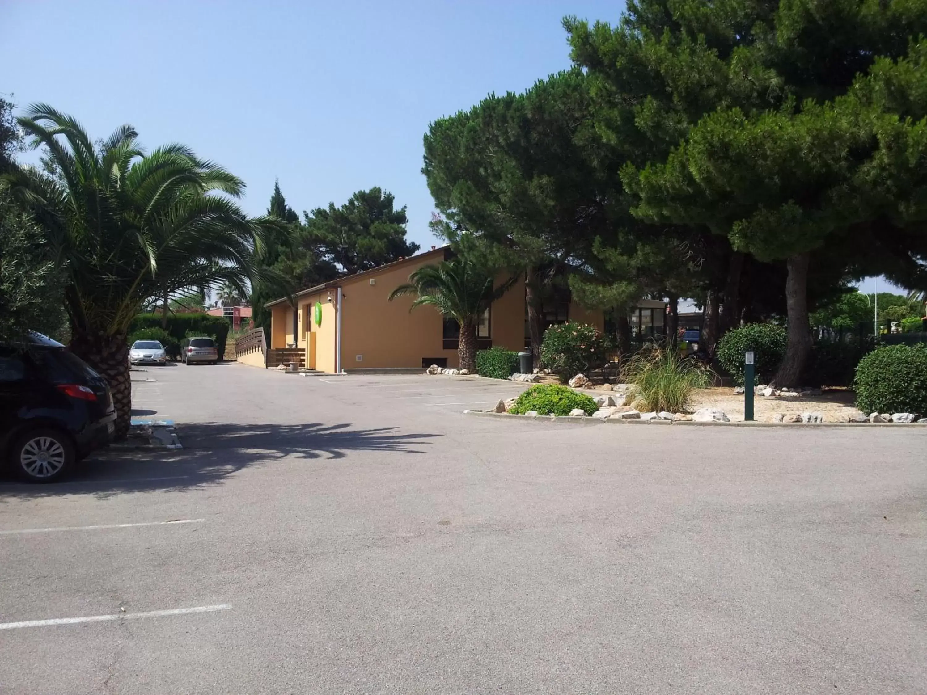 Property Building in Campanile Perpignan Sud