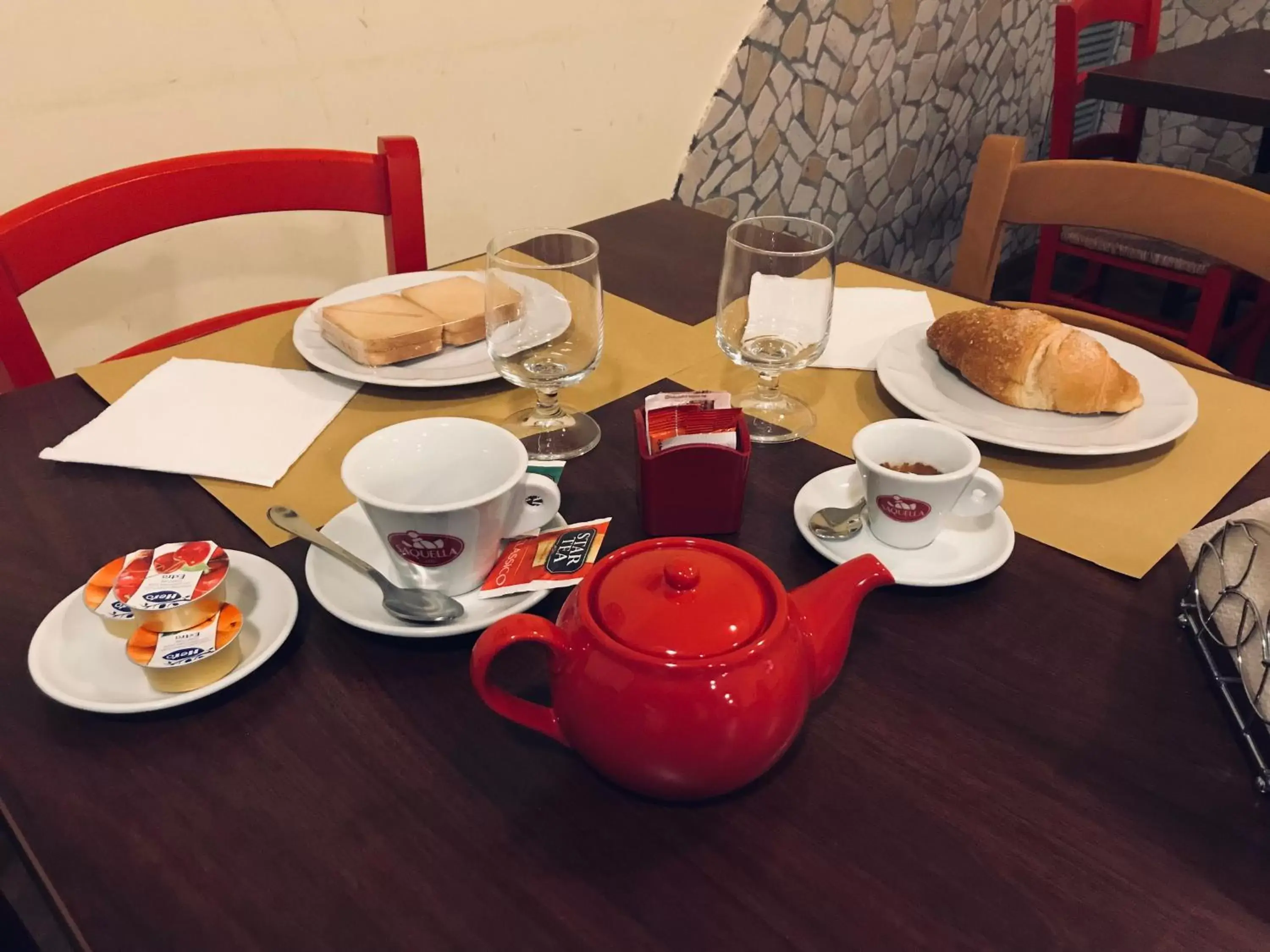 Breakfast in Rosso Di Sera