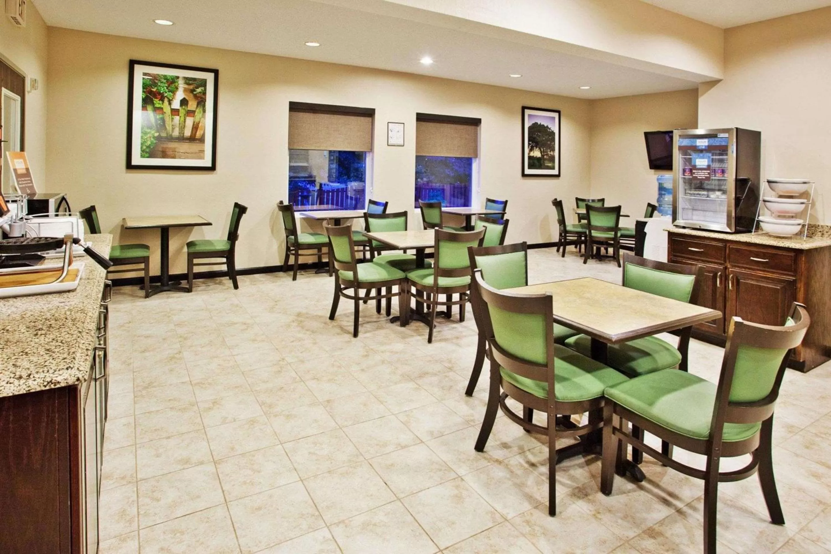 Restaurant/places to eat in Comfort Inn Blairsville Butternut Creek
