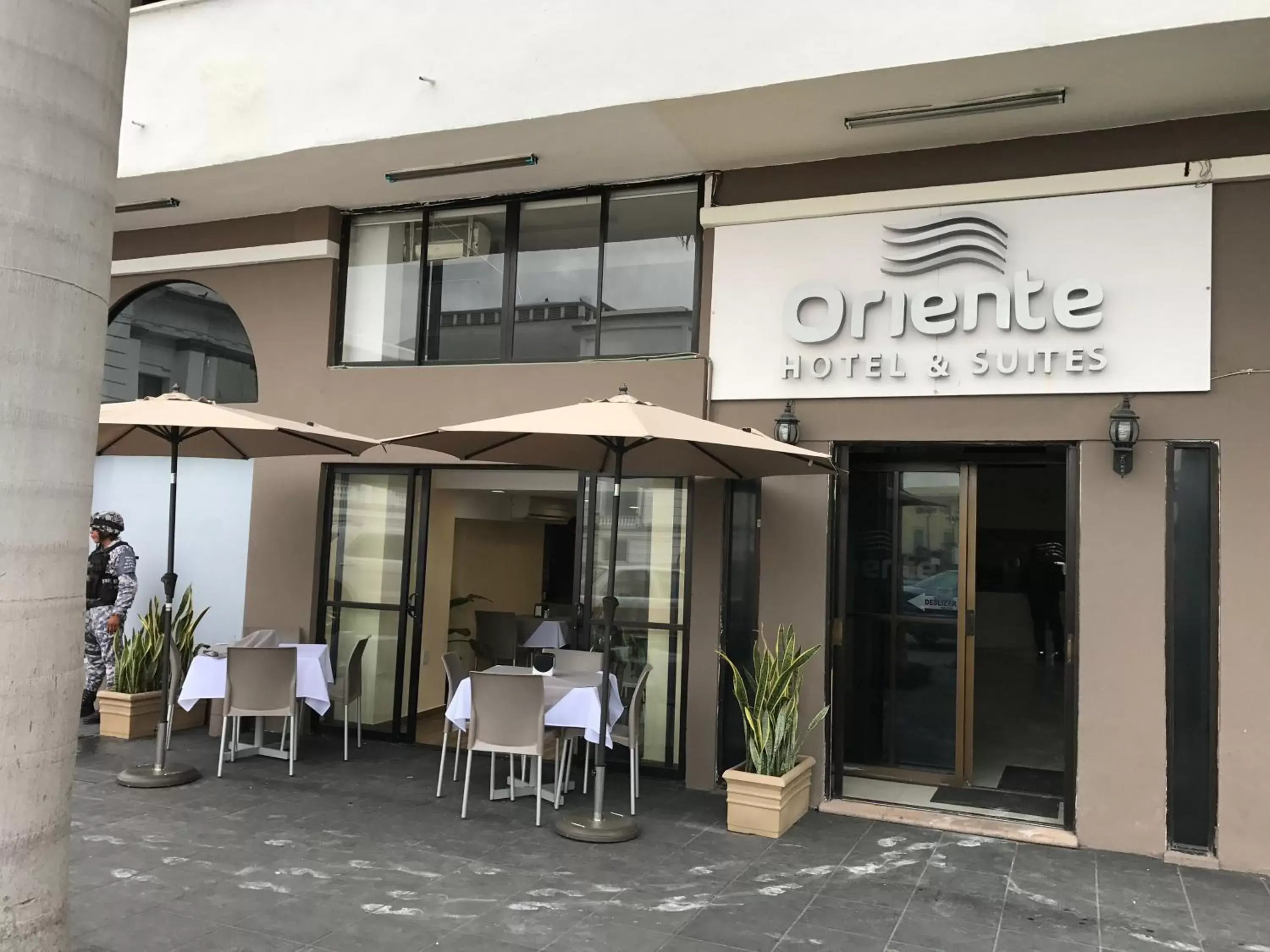 Facade/entrance in Hotel Oriente