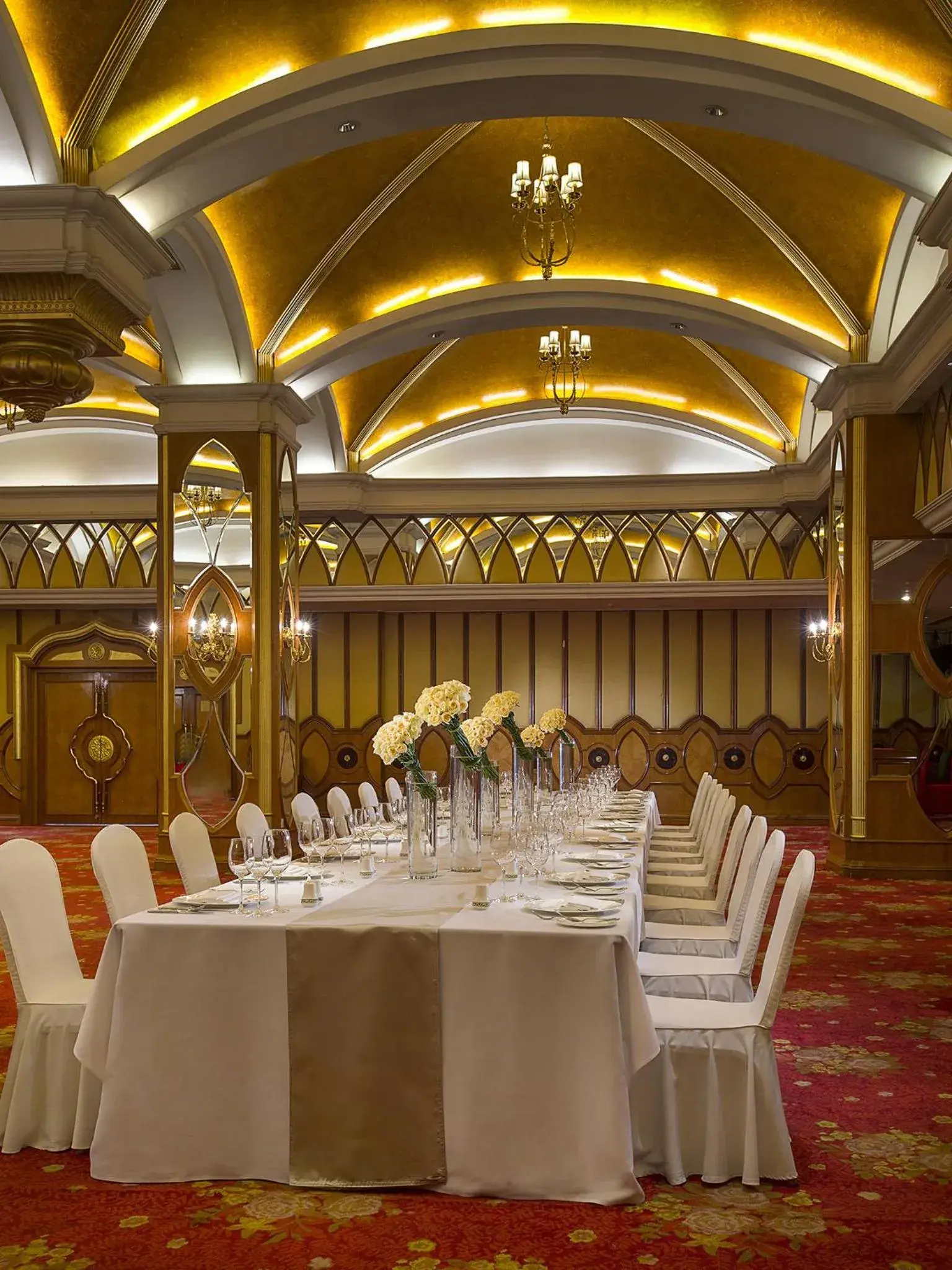 Business facilities, Restaurant/Places to Eat in Celebrity International Grand Hotel