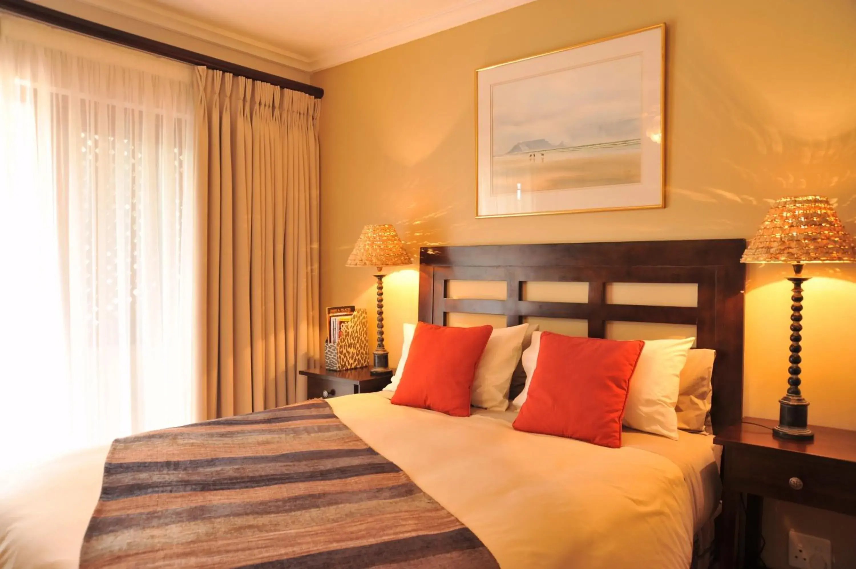 Photo of the whole room, Bed in Claires of Sandton Luxury Guest House