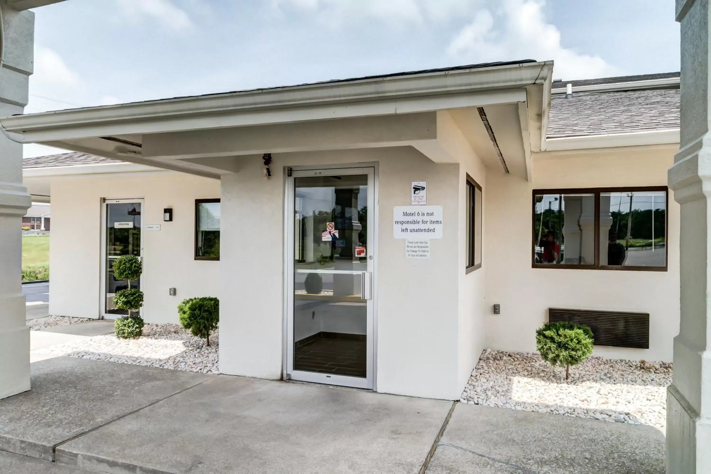Facade/entrance in Motel 6-Berea, KY Facade/entrance in Motel 6-Berea, KY