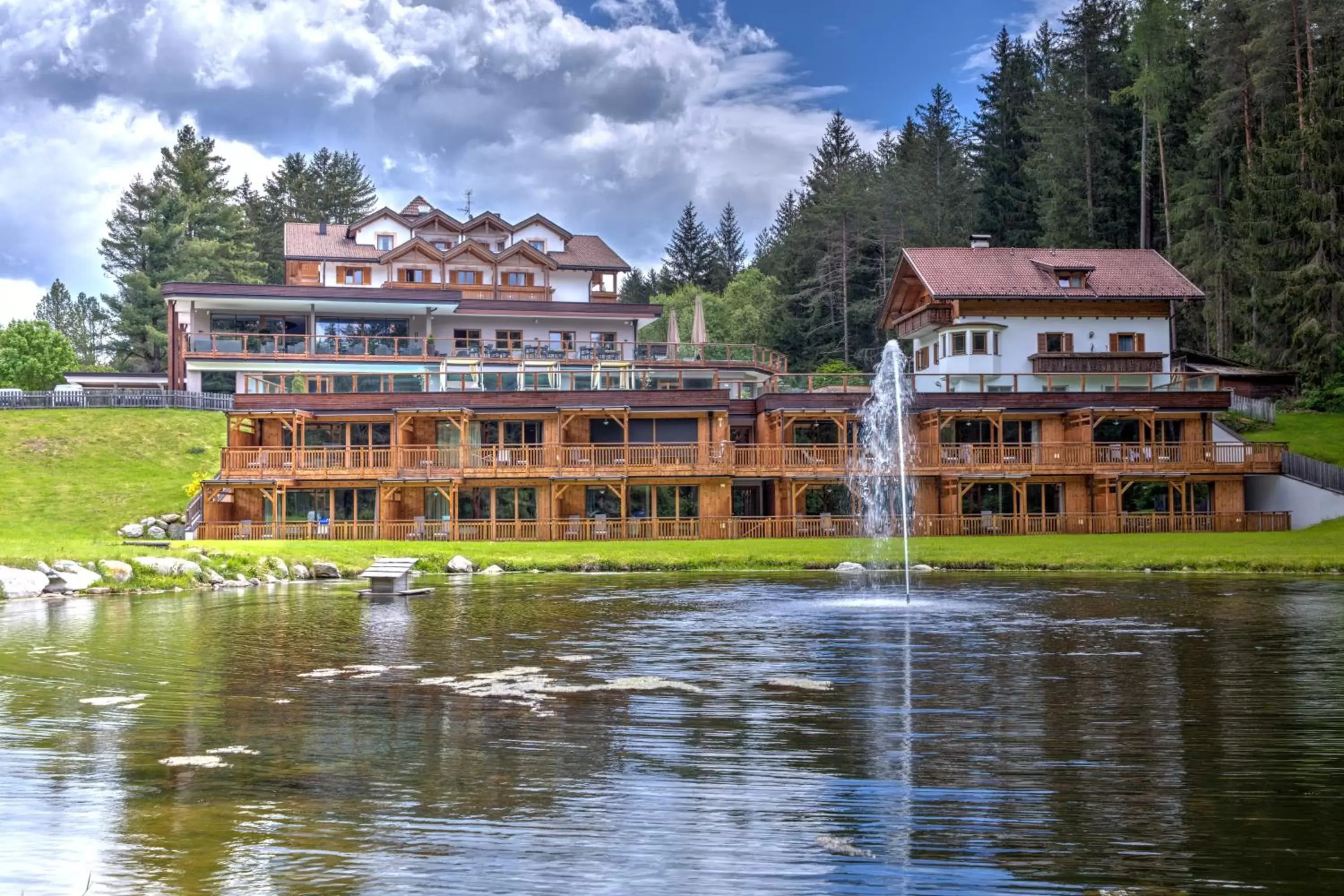 Property Building in Hotel Weiher Green Lake