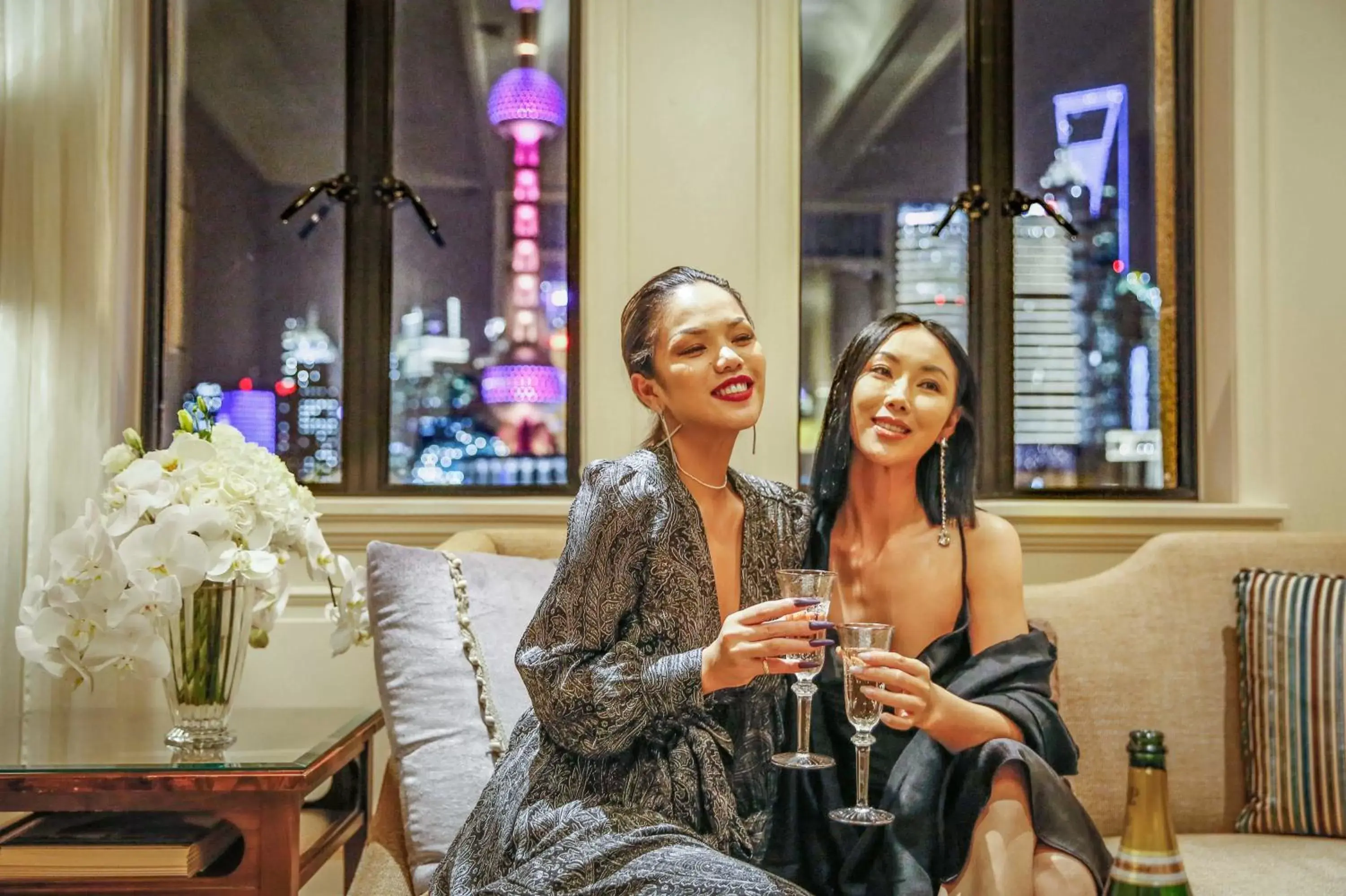 Guests in Fairmont Peace Hotel On the Bund (Start your own story with the BUND)