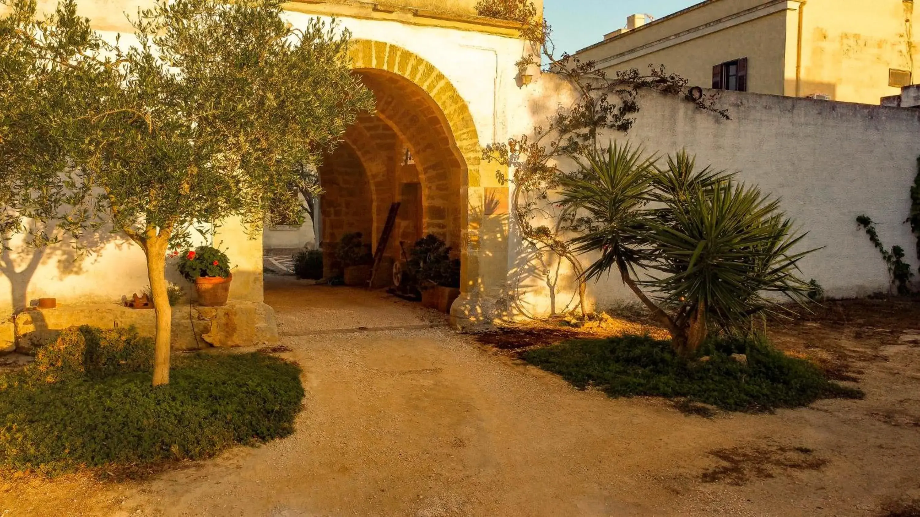Facade/entrance, Property Building in Baglio Spanò - Antiche Dimore di Sicilia