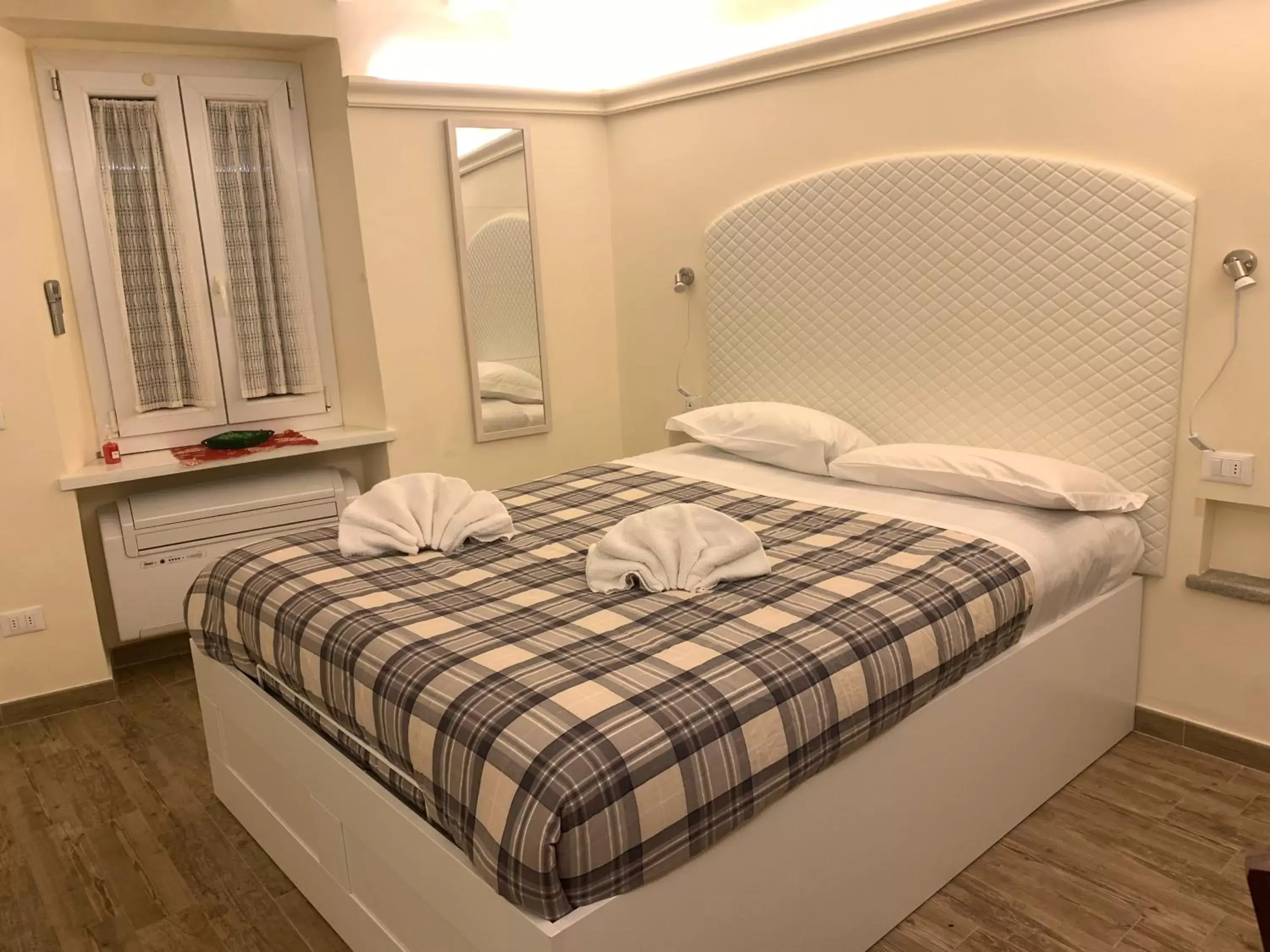 Bed in GB apartments