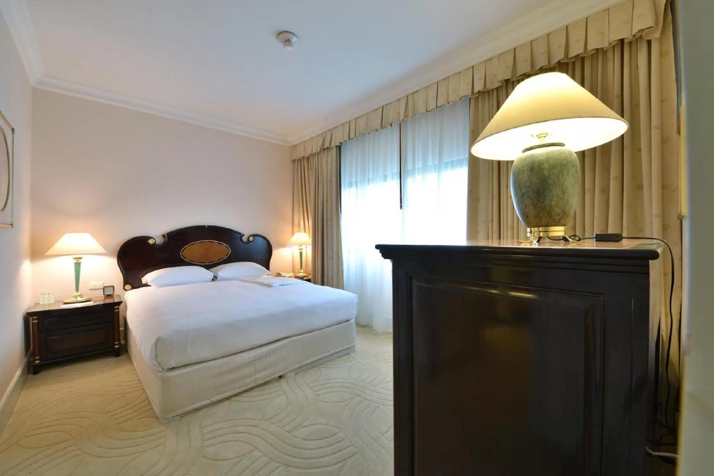 Bedroom in Evergreen Laurel Hotel Bangkok