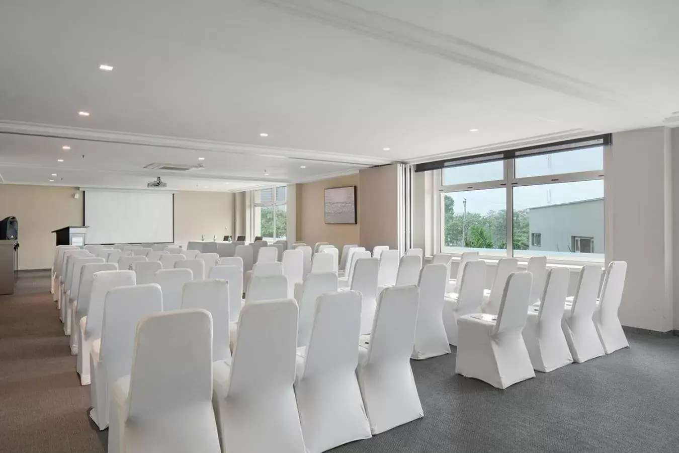 Meeting/conference room in Fraser Suites Abuja