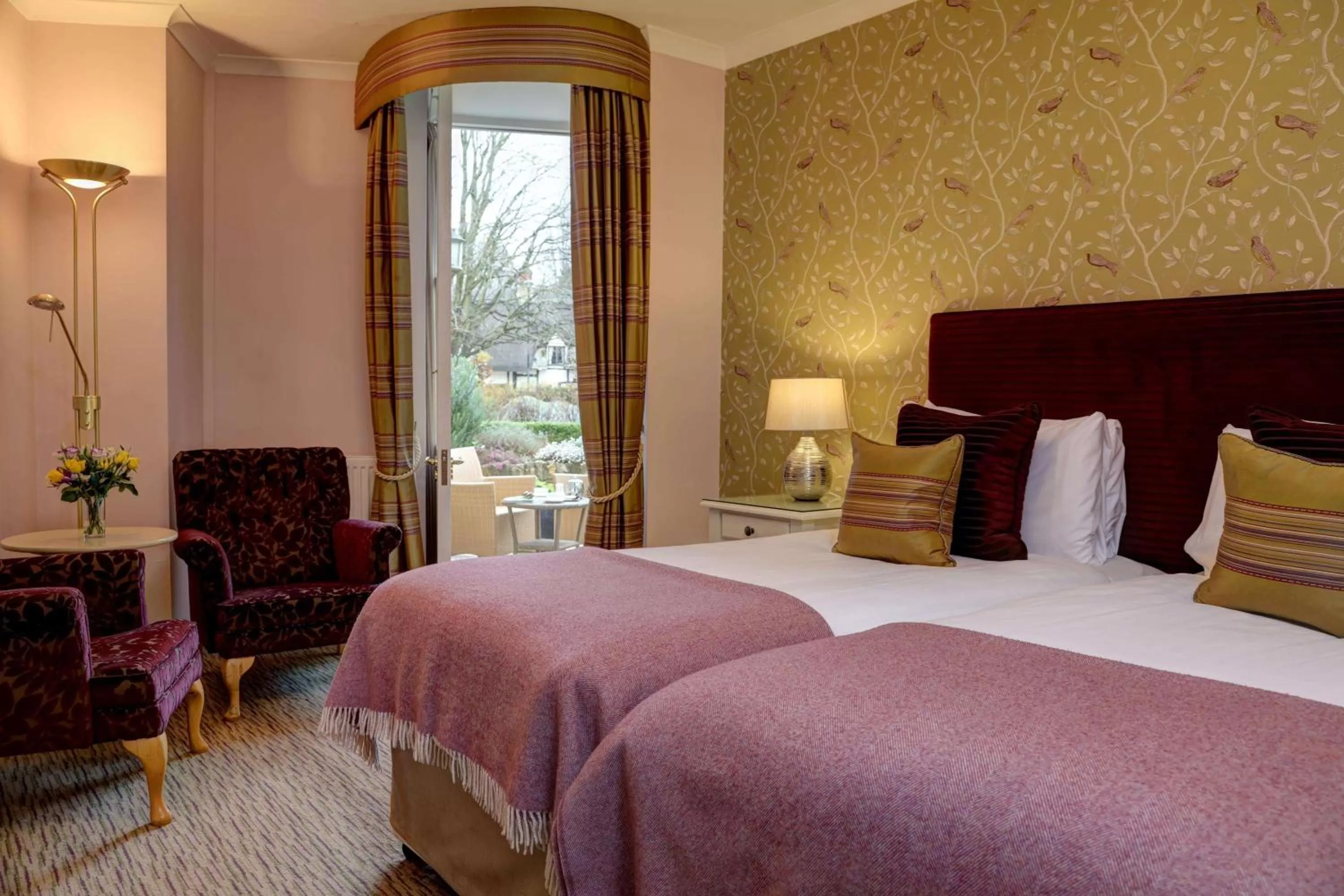 Photo of the whole room, Bed in Three Ways House Hotel