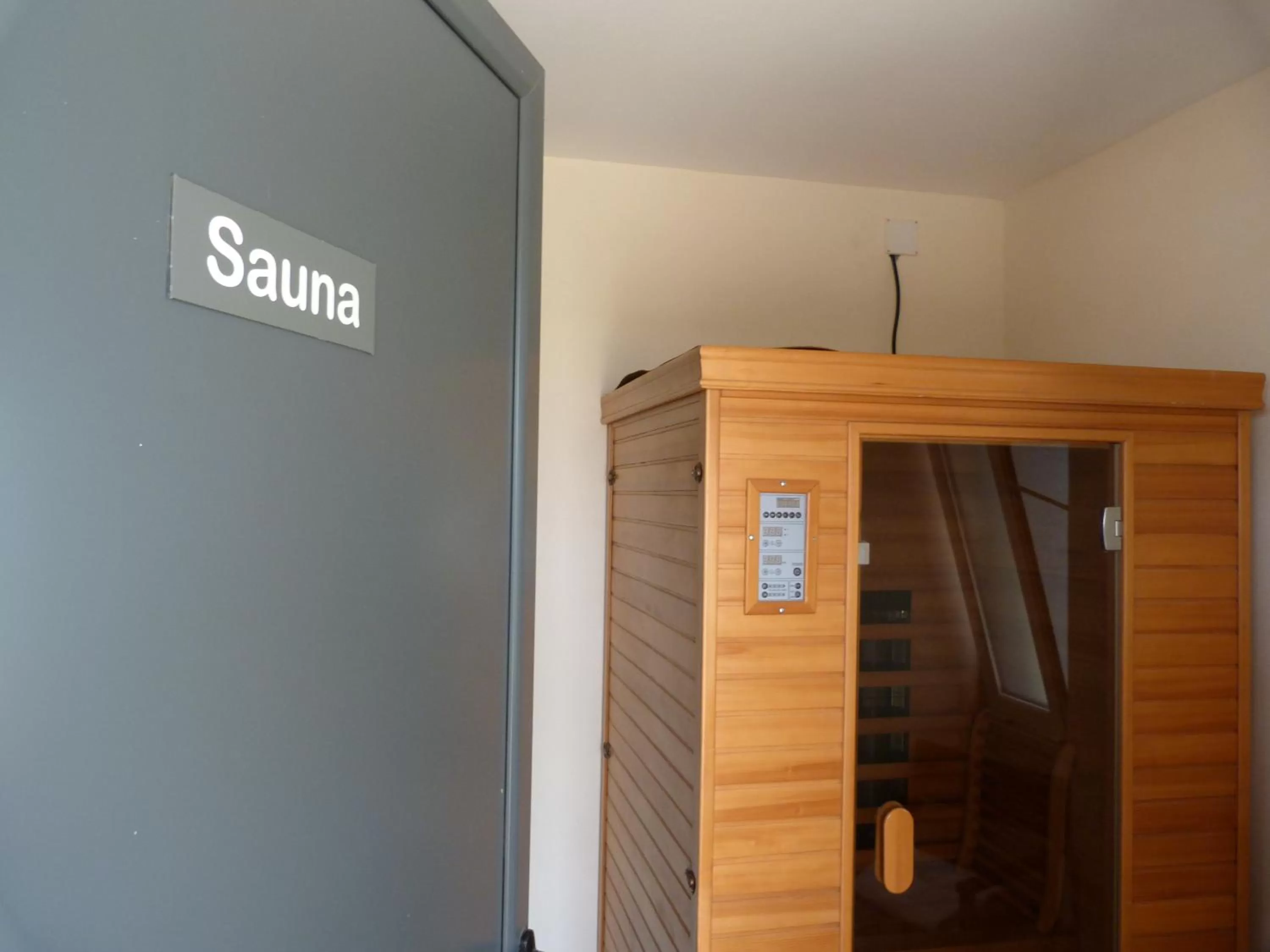 Sauna in Trendy and Luxe B&B and Garden Suite
