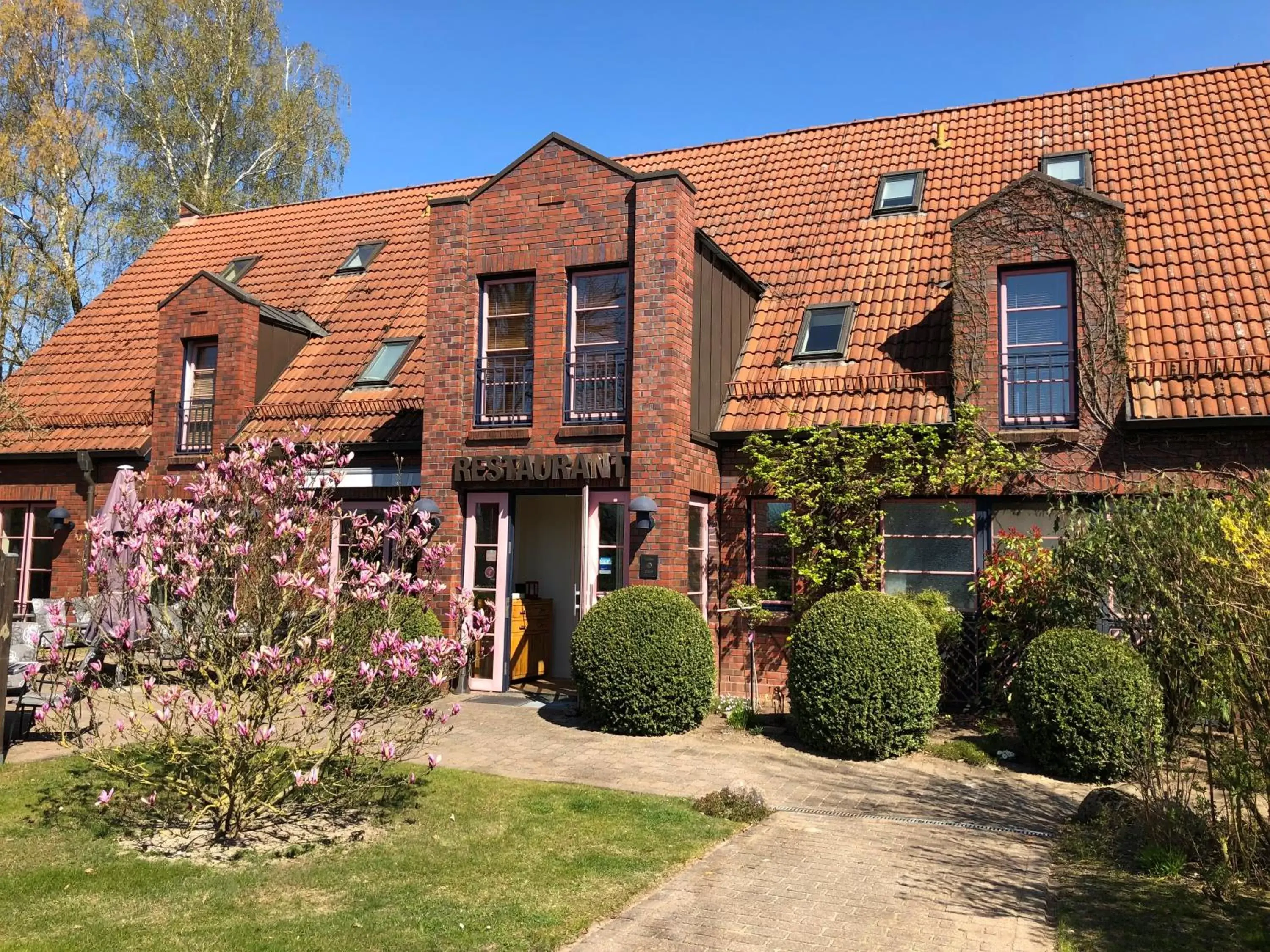 Garden, Property Building in Hotel ARTE Schwerin