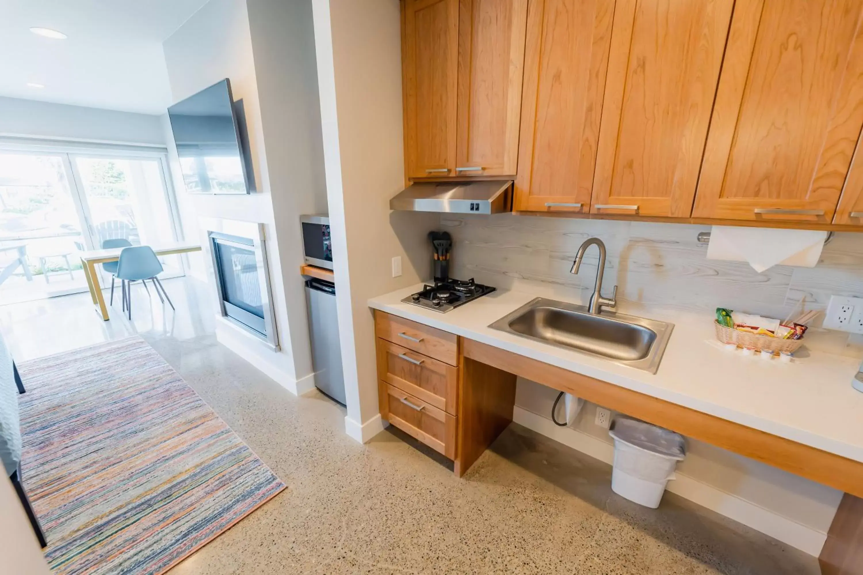 Kitchen/Kitchenette in Baywood Inn Bed & Breakfast