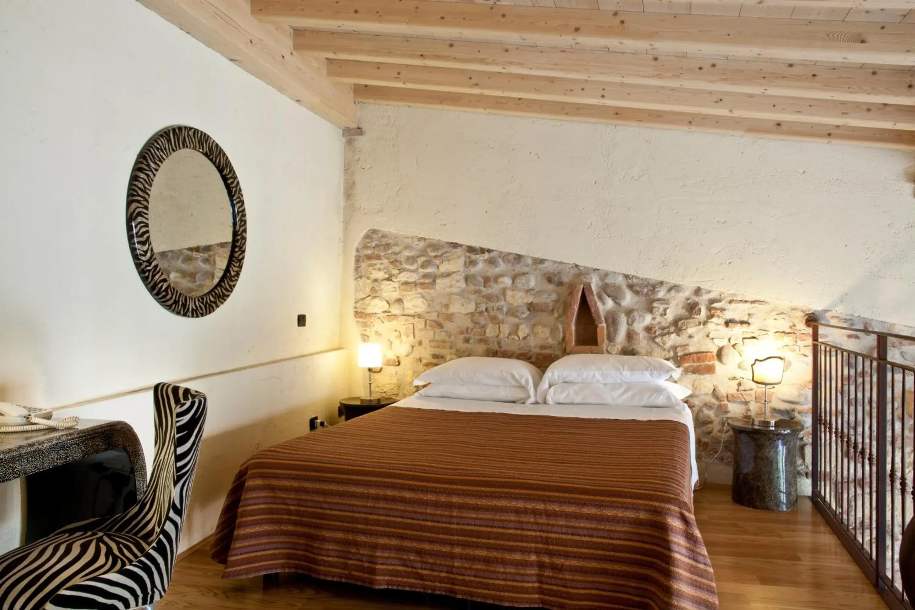 Photo of the whole room, Bed in Boutique Hotel Scalzi - Adults Only