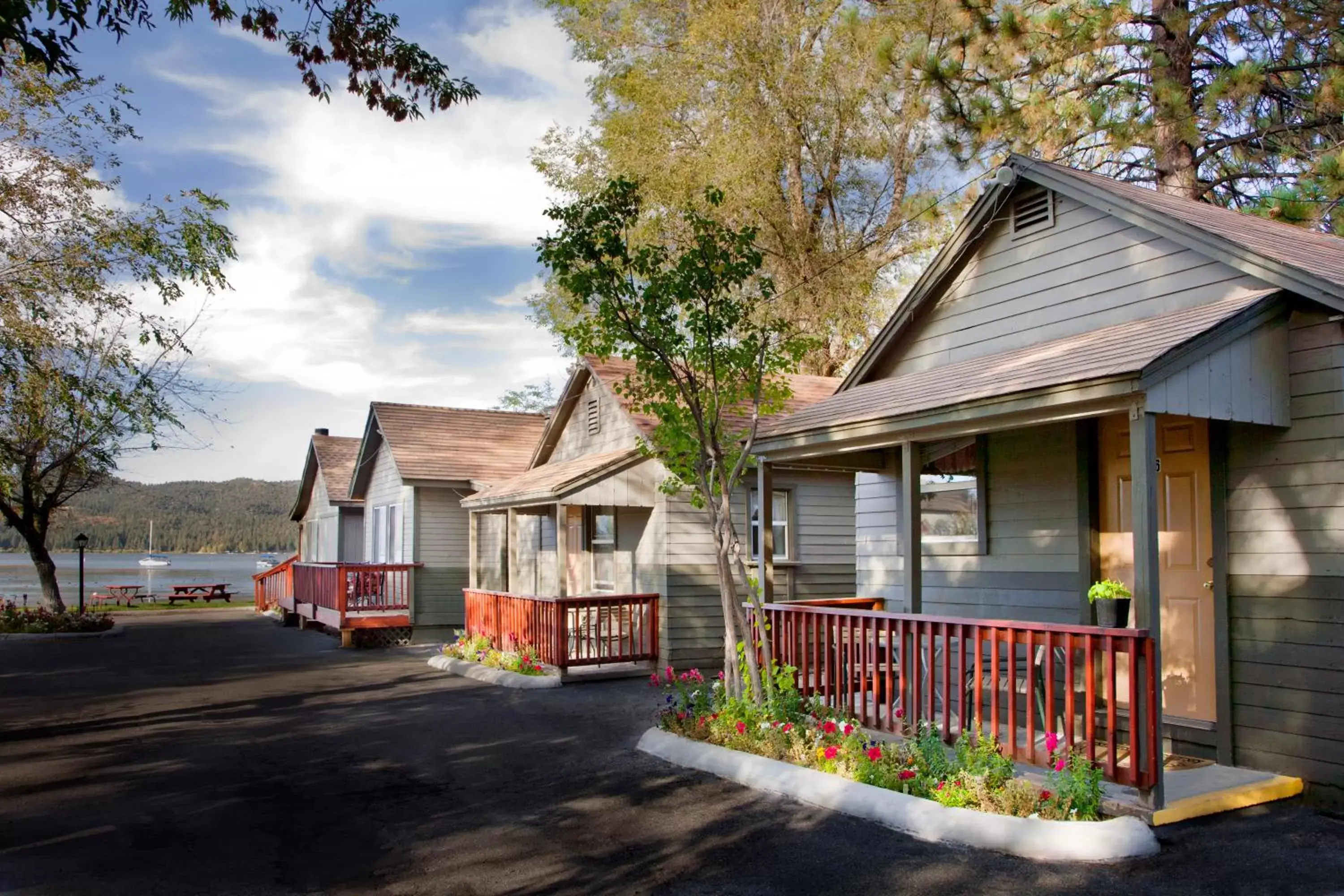 Facade/entrance, Property Building in Big Bear Frontier