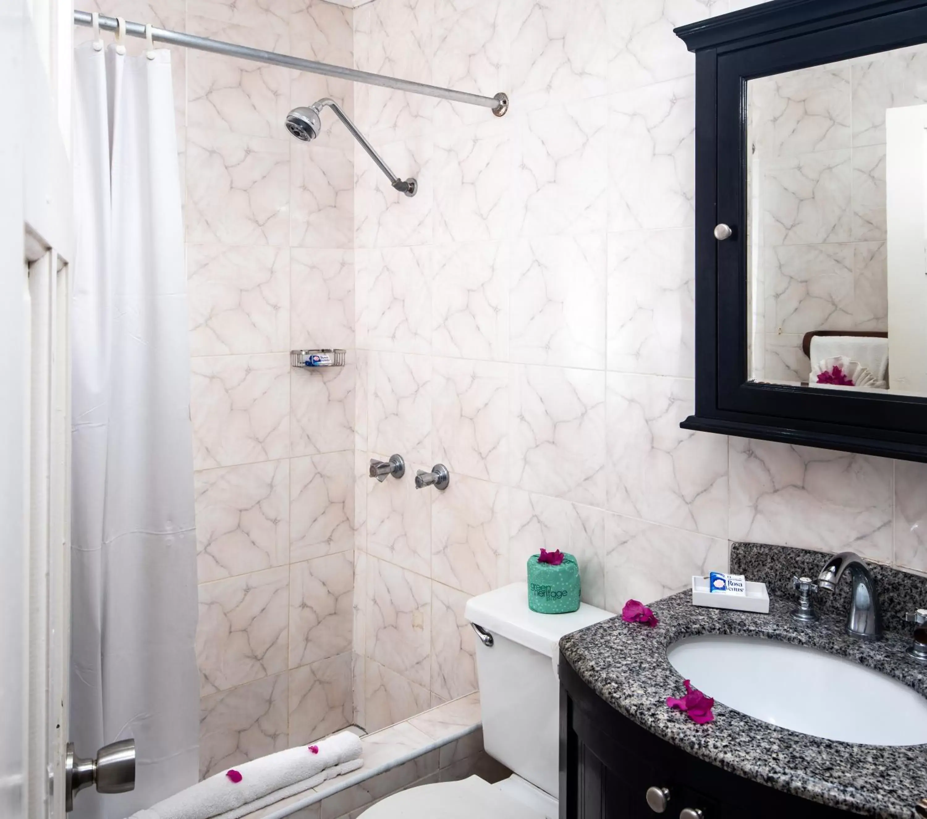 Bathroom in Samsara Cliff Resort & Spa