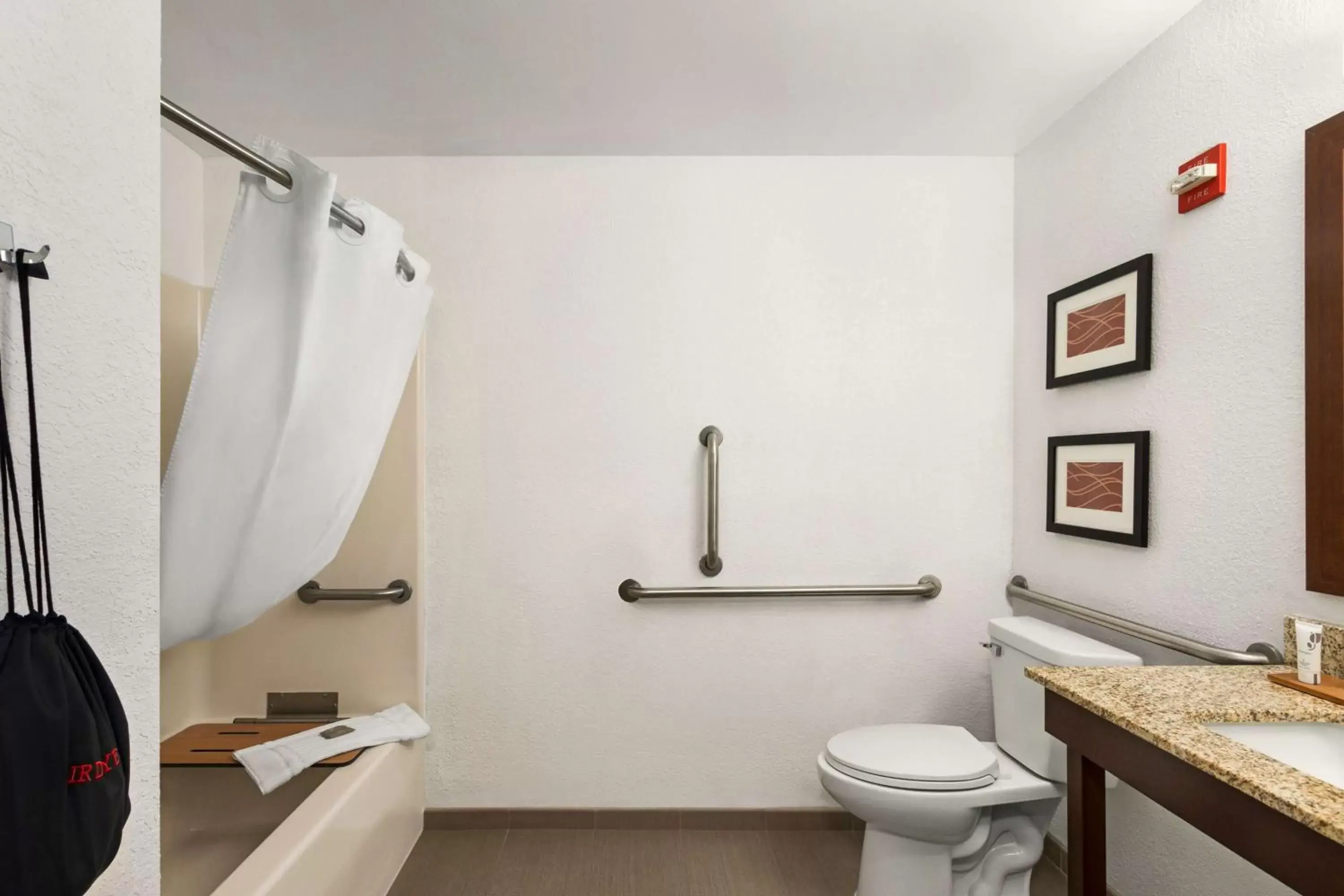 Bathroom in Country Inn & Suites by Radisson, Stillwater, MN