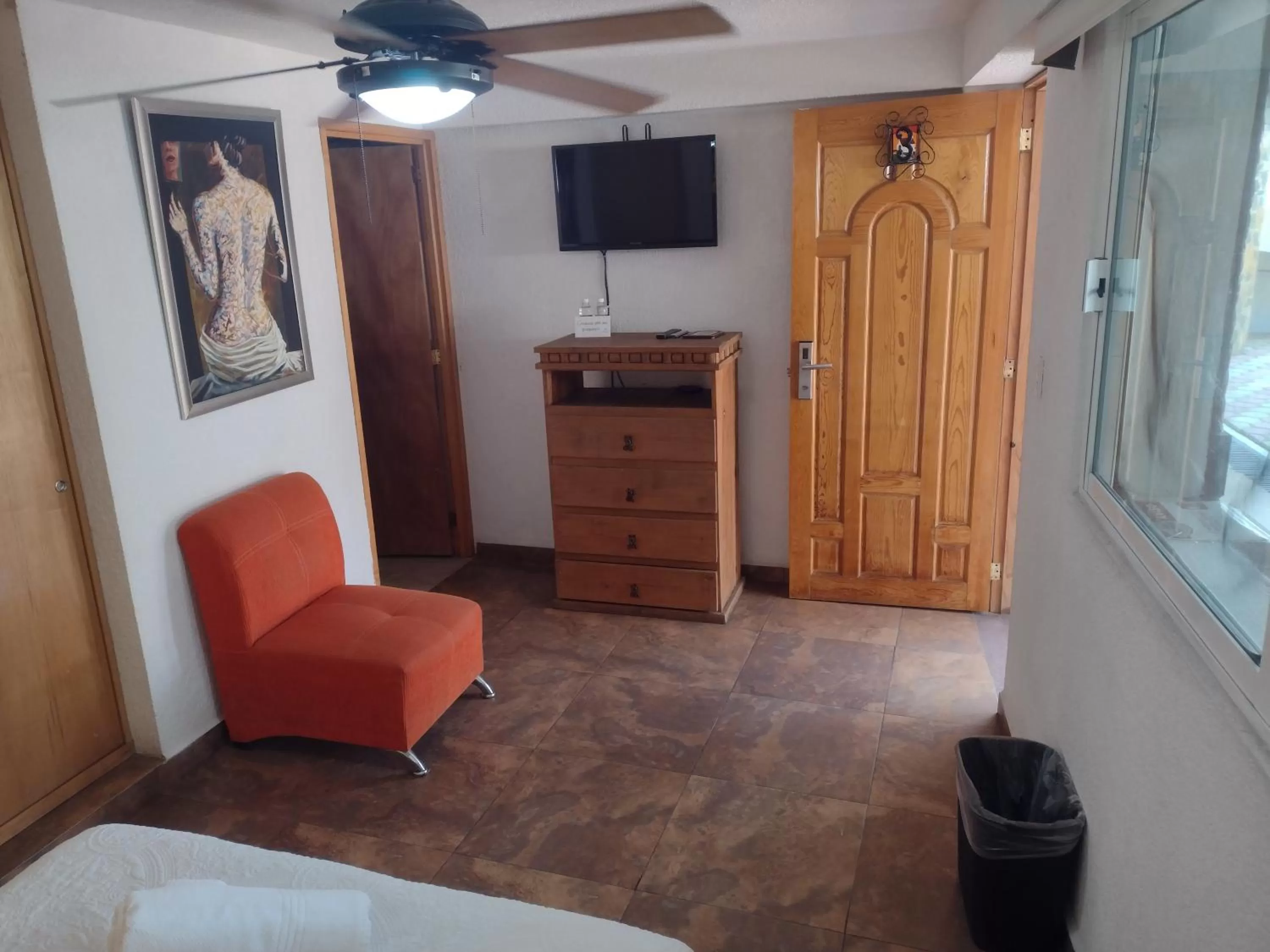 TV and multimedia in Hotel Leyenda del Tepozteco