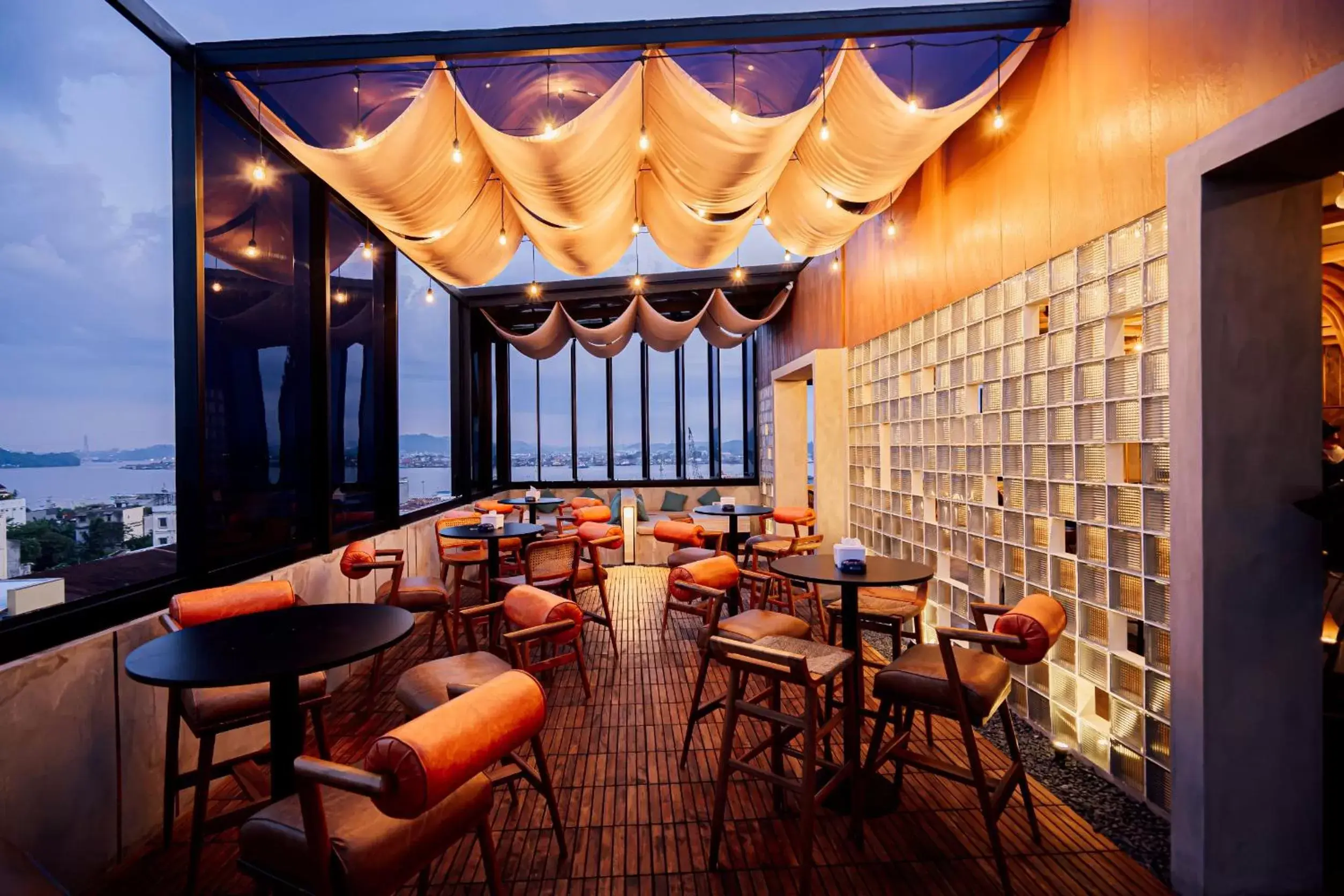 Restaurant/places to eat in Zoom Hotel Mulawarman Restaurant/places to eat in Zoom Hotel Mulawarman