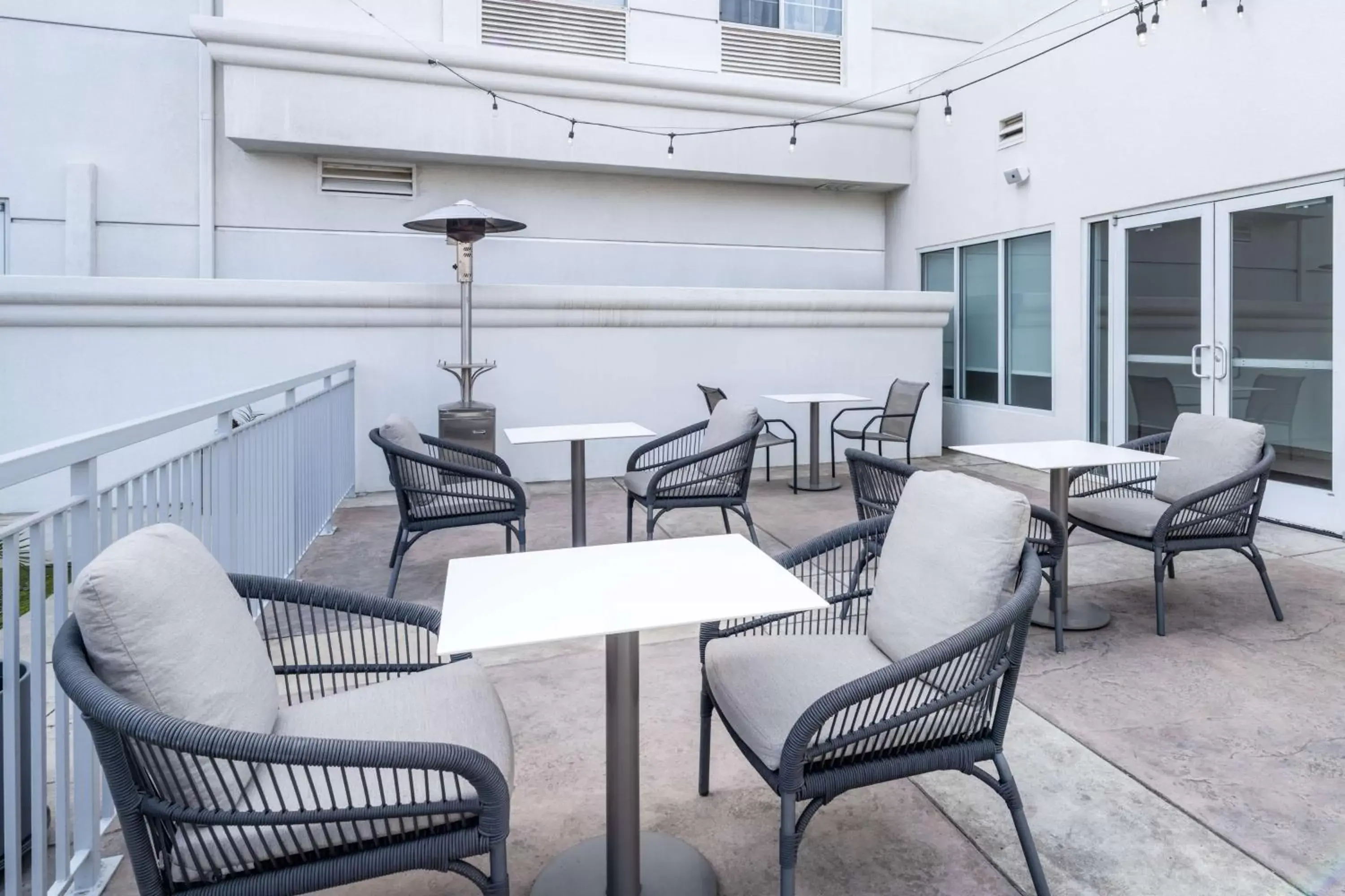 Patio in Hilton Garden Inn Bakersfield