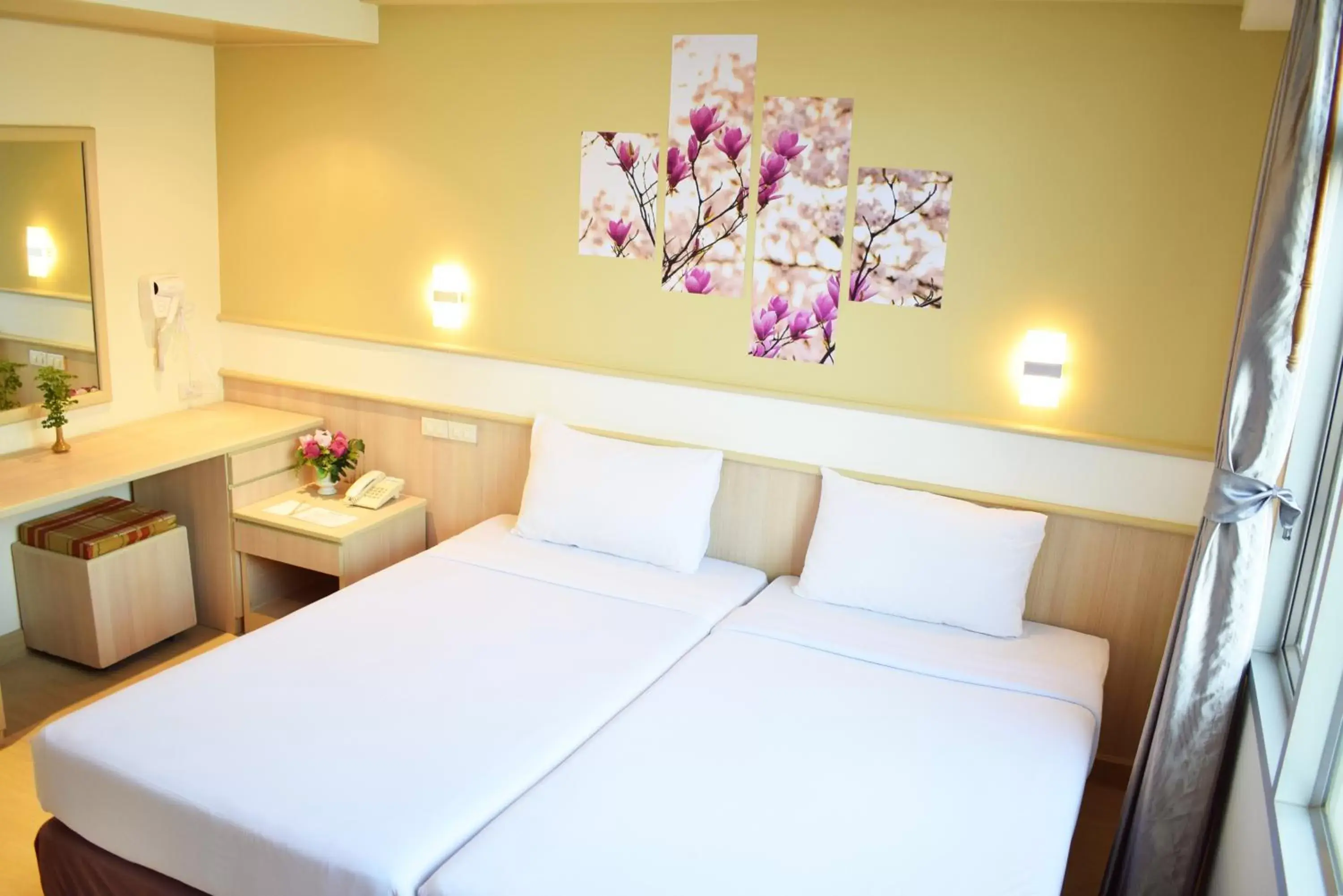 Bed in Trang Hotel Bangkok - SHA Plus