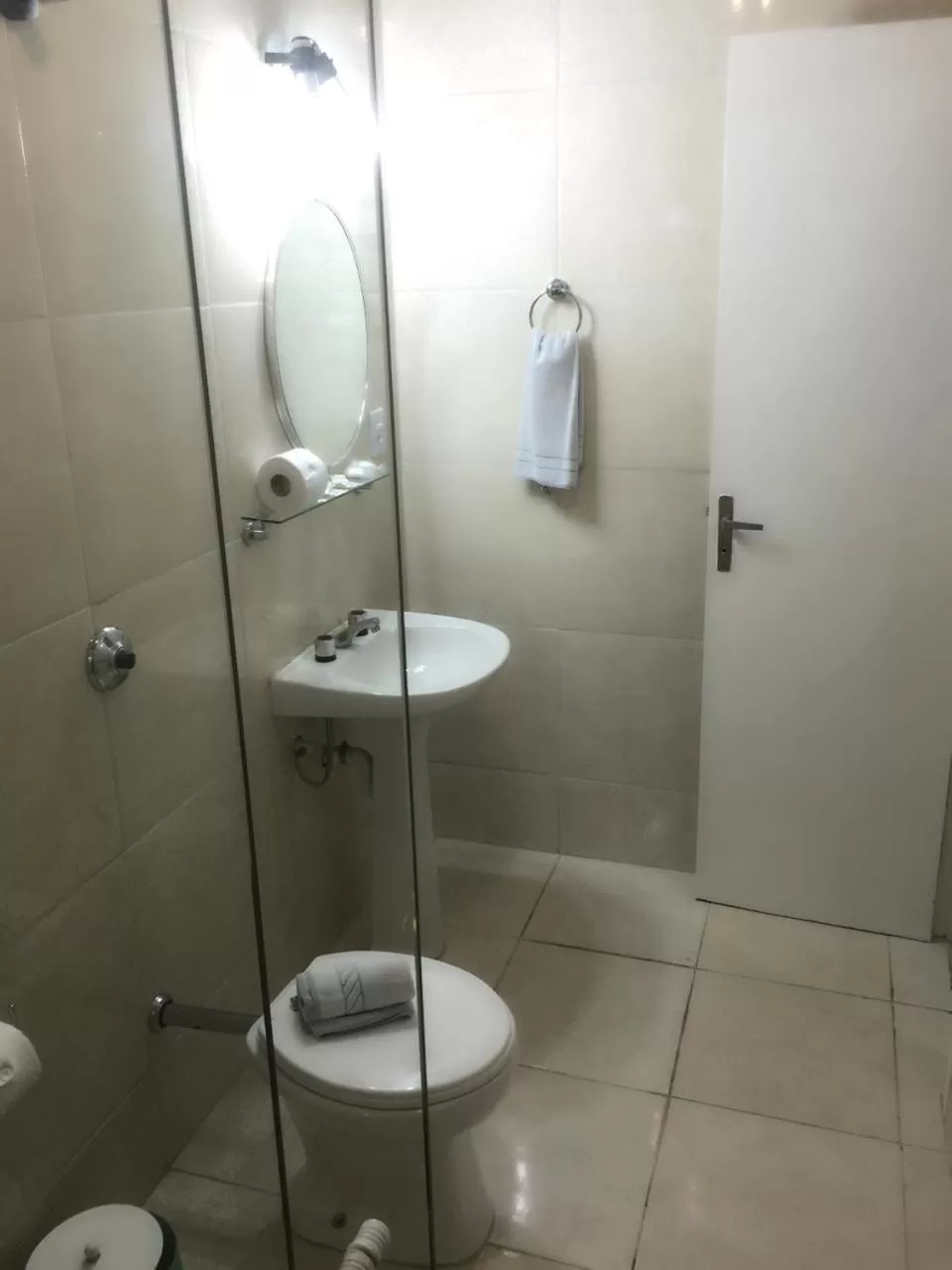 Shower in Hotel Estação Express