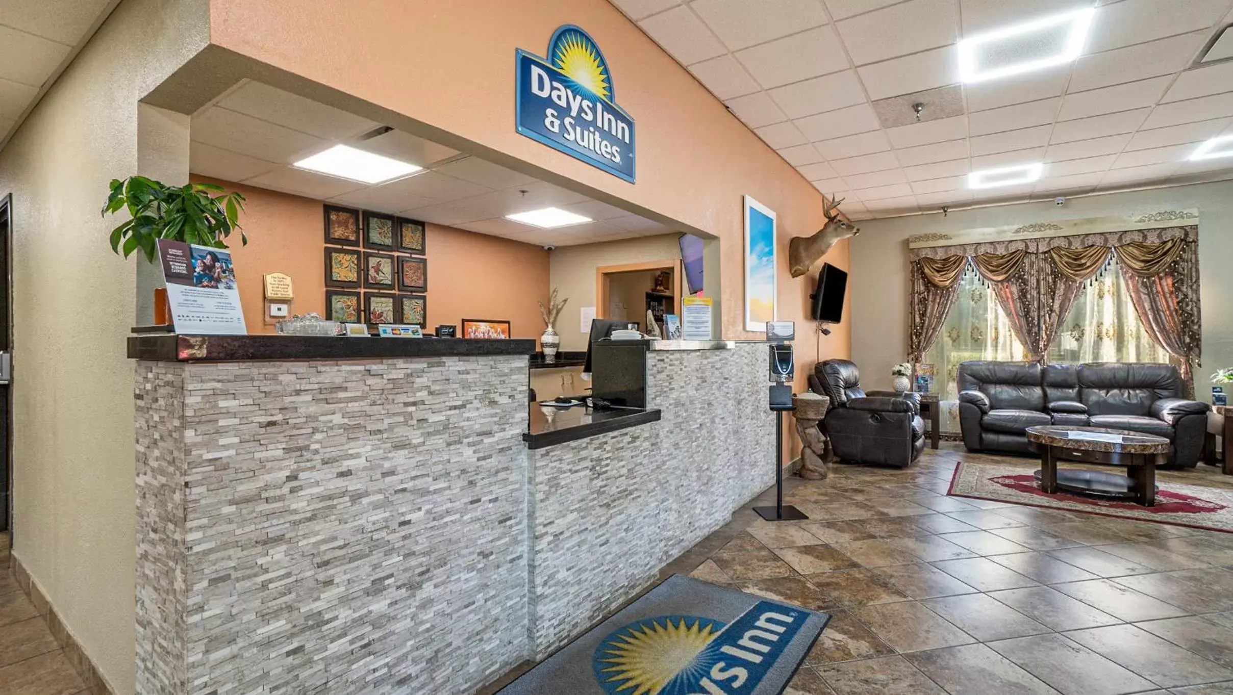 Lobby or reception, Lobby/Reception in Days Inn & Suites by Wyndham Mt Pleasant