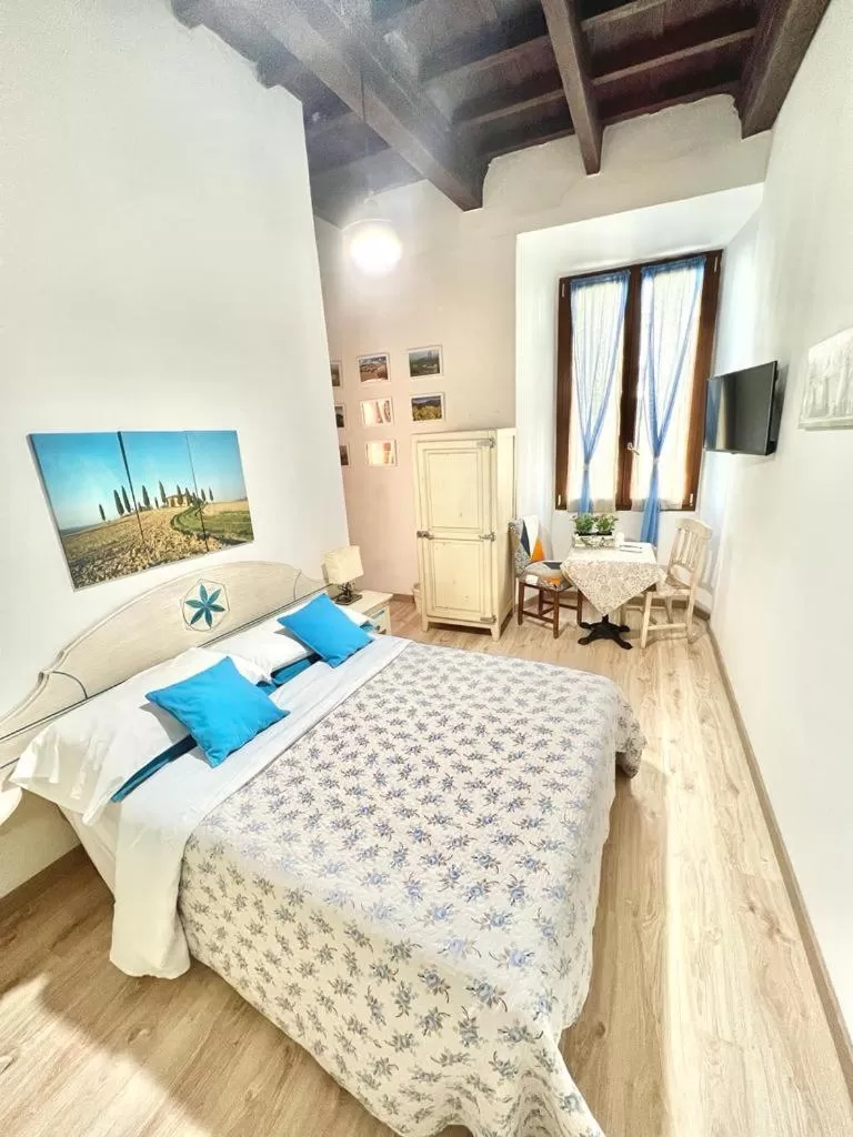 Photo of the whole room, Bed in Cicerone Guest House