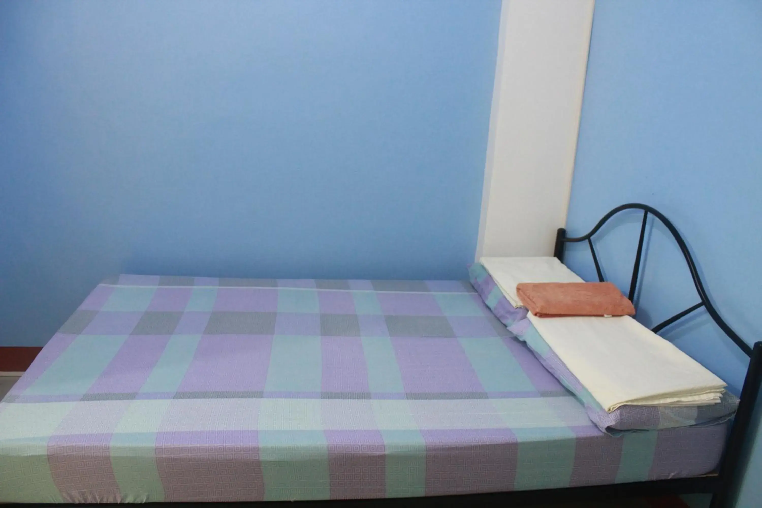 Bed in Mayon Lodging House