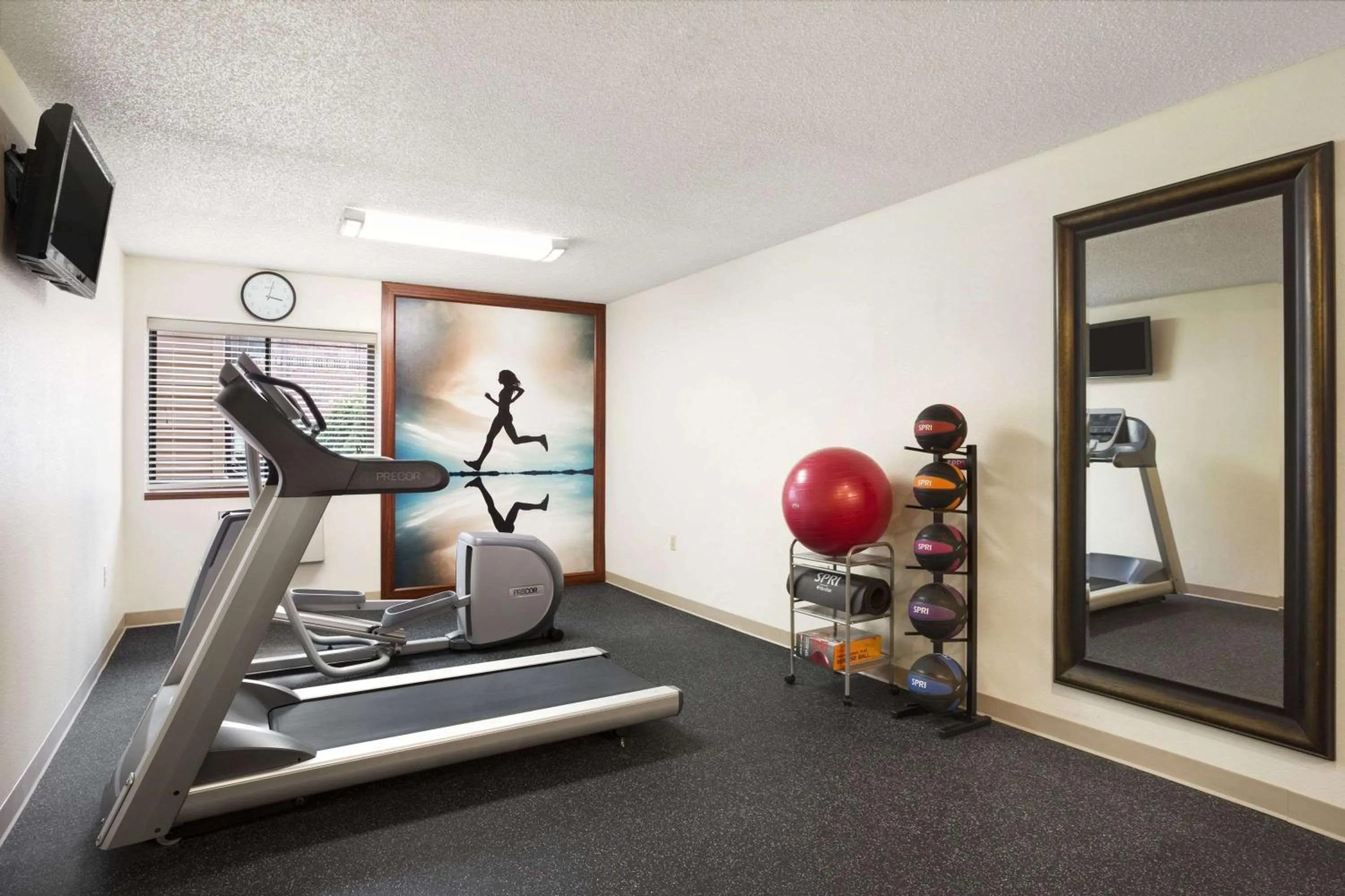 Fitness centre/facilities in Days Inn by Wyndham Middletown