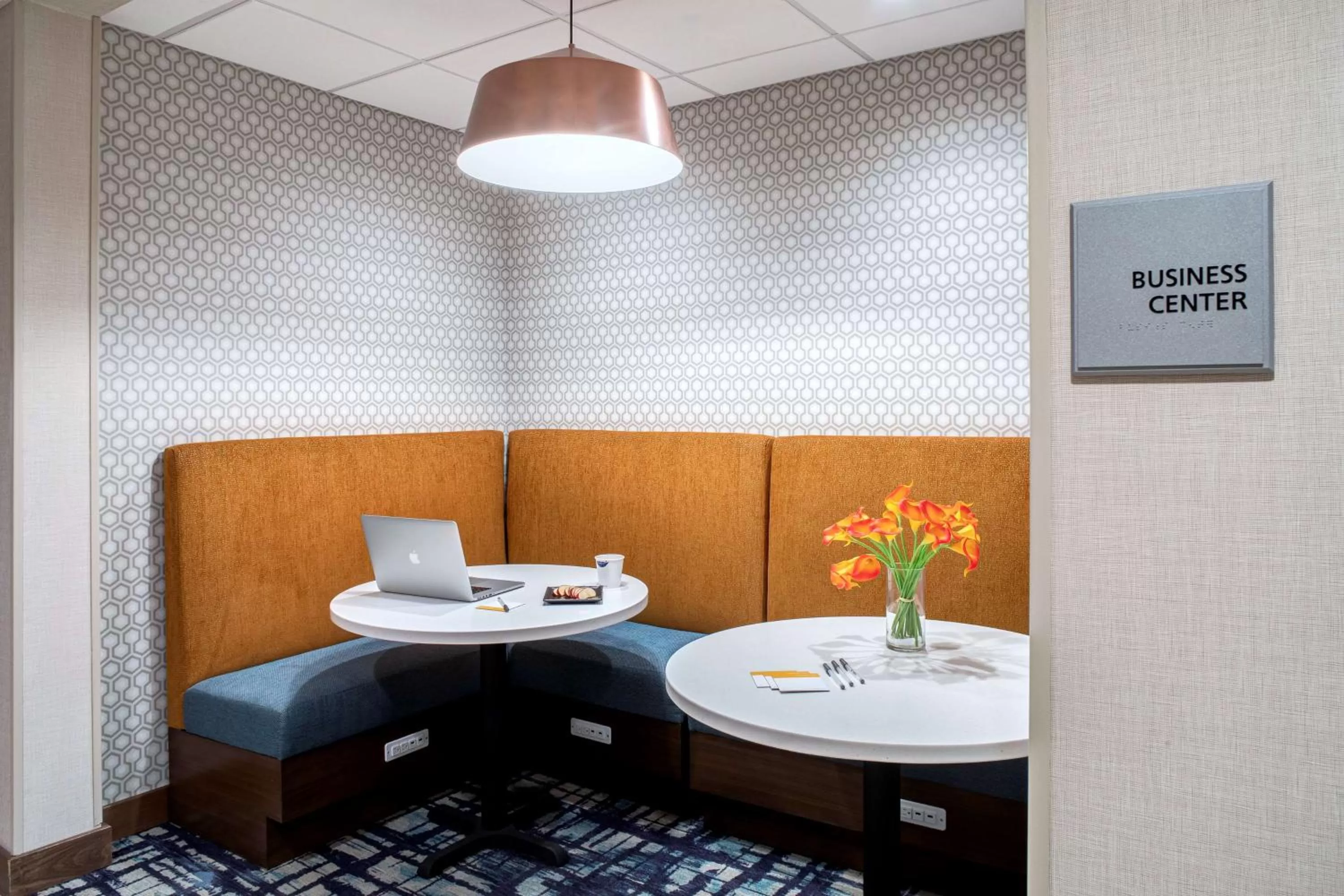 Business facilities in Hampton Inn & Suites Indio, Ca