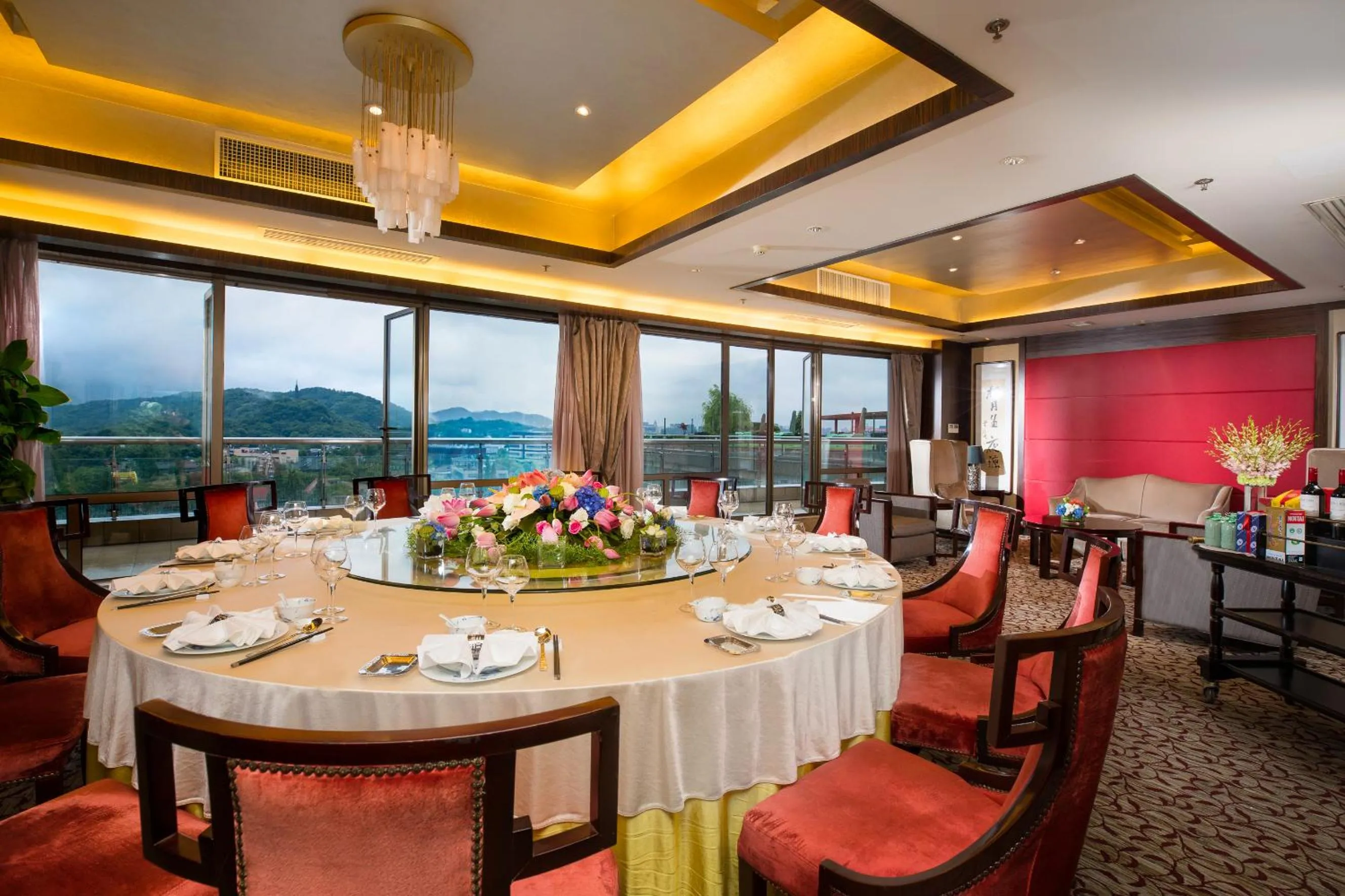Restaurant/places to eat in Wyndham Grand Plaza Royale Hangzhou