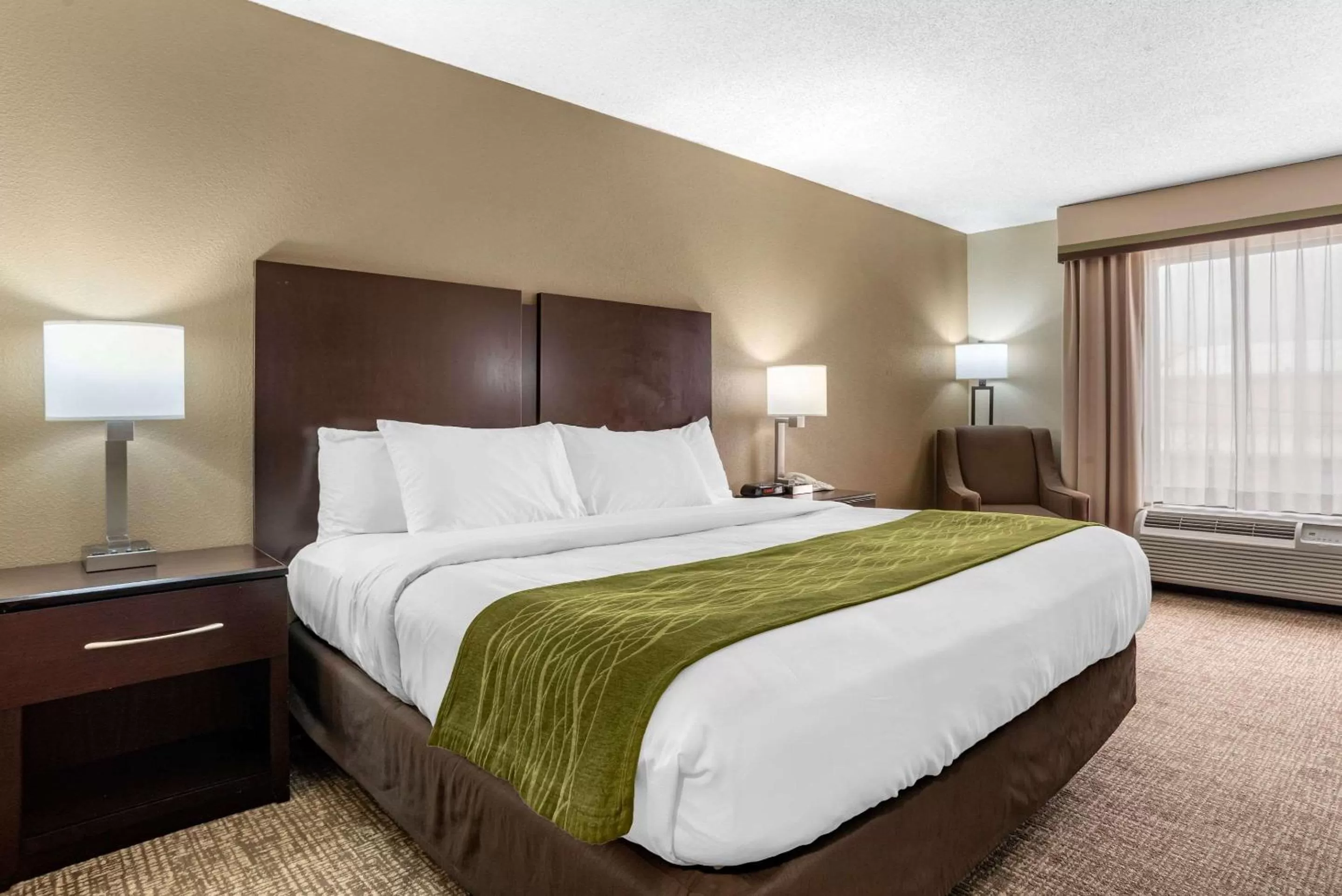 Photo of the whole room, Bed in Comfort Inn Pearl-Jackson