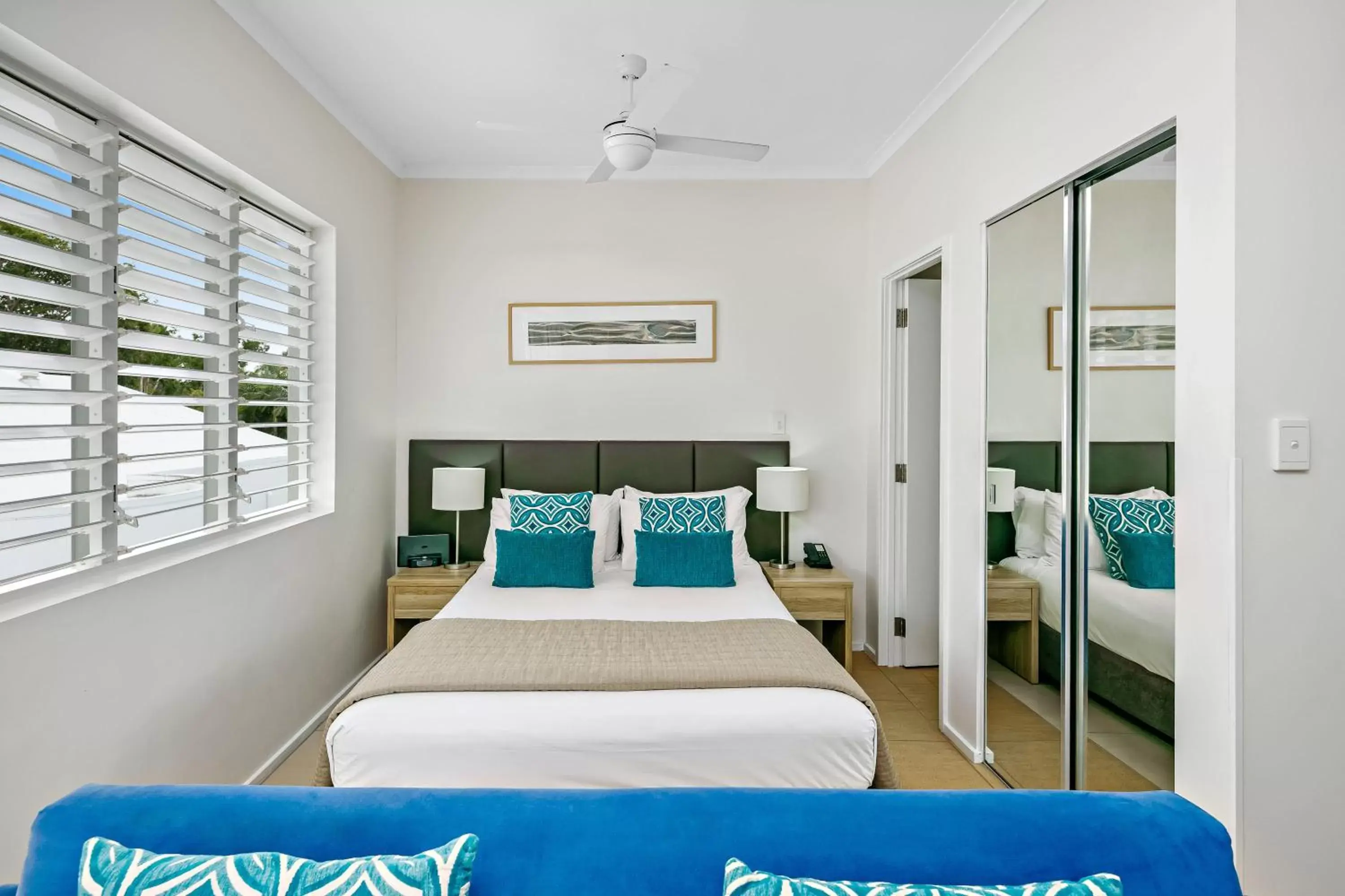 Bedroom, Bed in Mantra PortSea