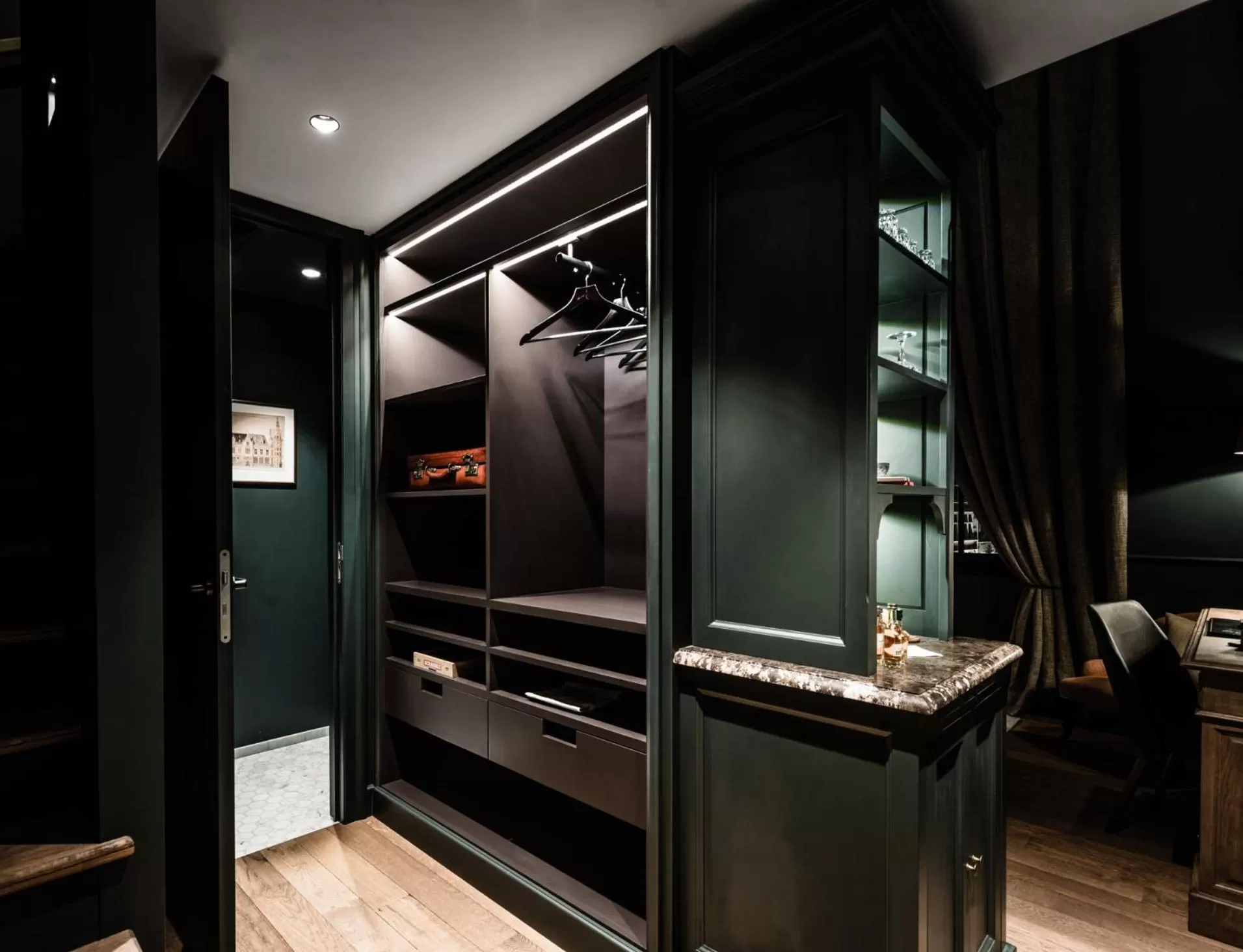 Area and facilities in 1898 The Post