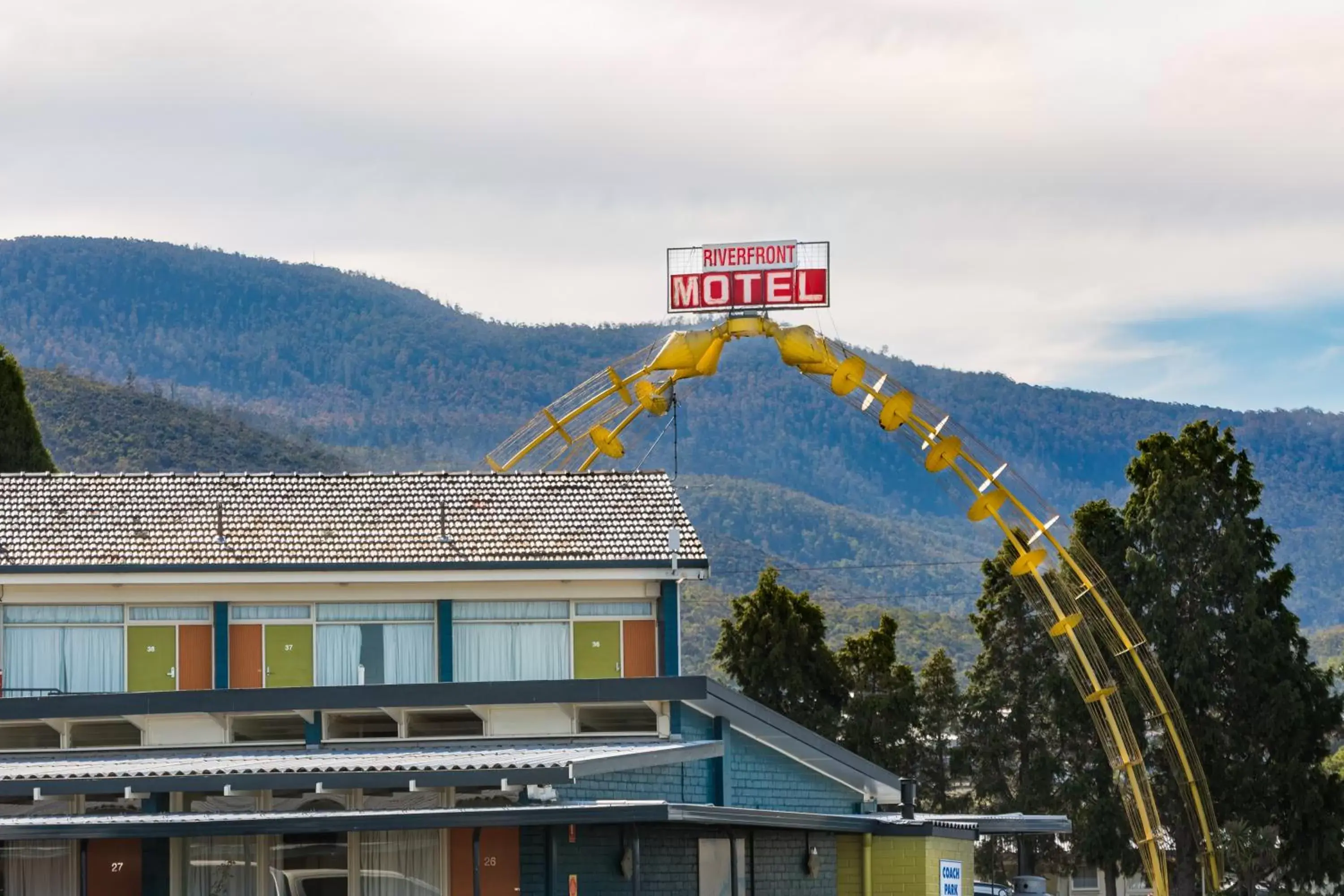 Property building, Winter in Riverfront Motel & Villas