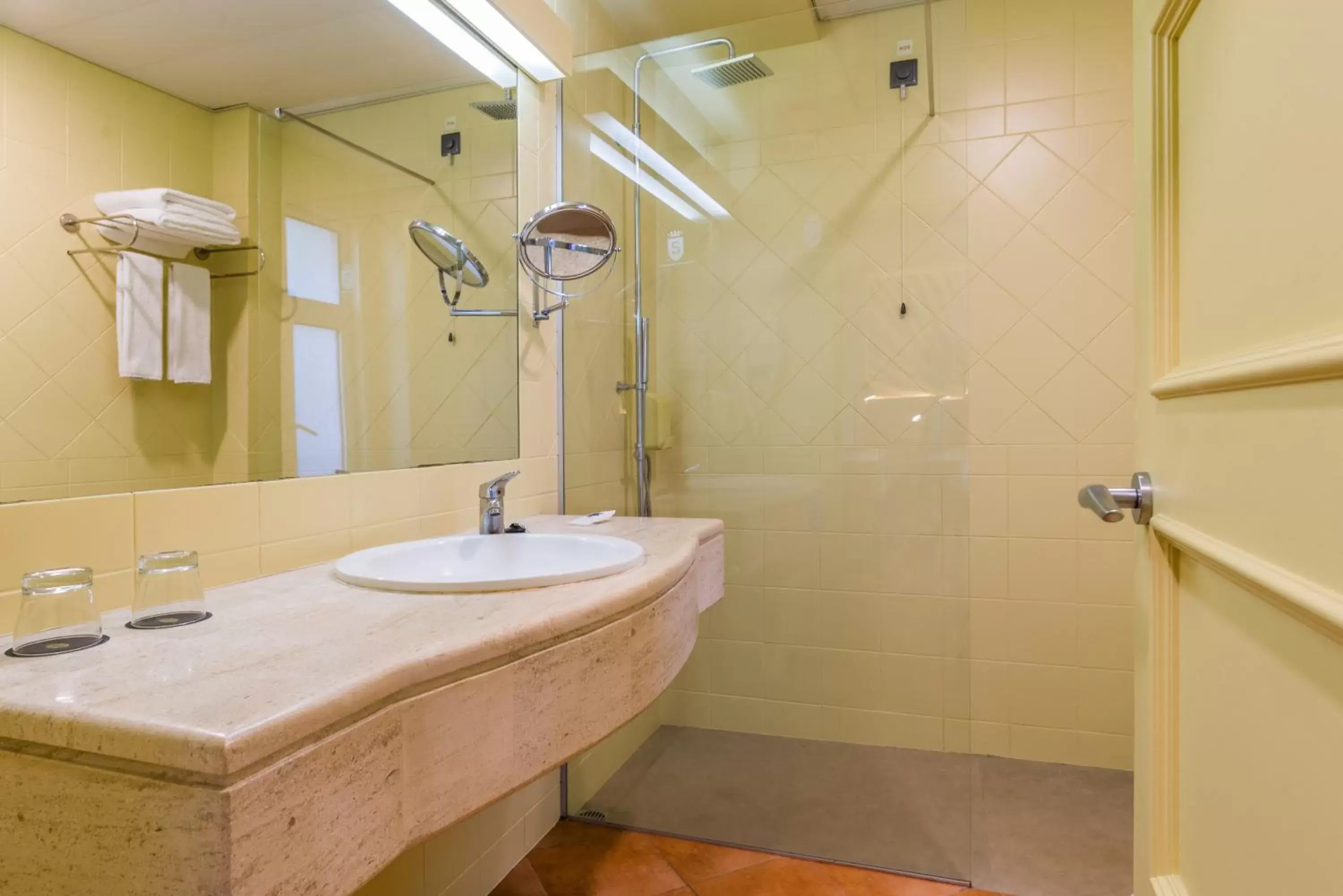 Bathroom in Calheta Beach - All-inclusive - Savoy Signature