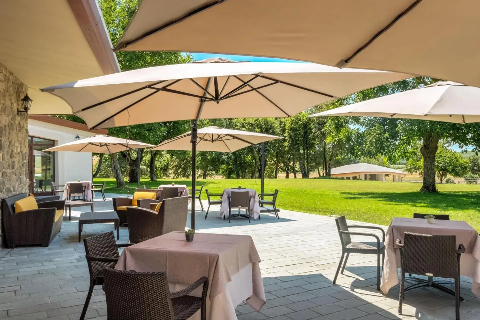 Patio, Restaurant/Places to Eat in Borgo La Chiaracia Resort & SPA