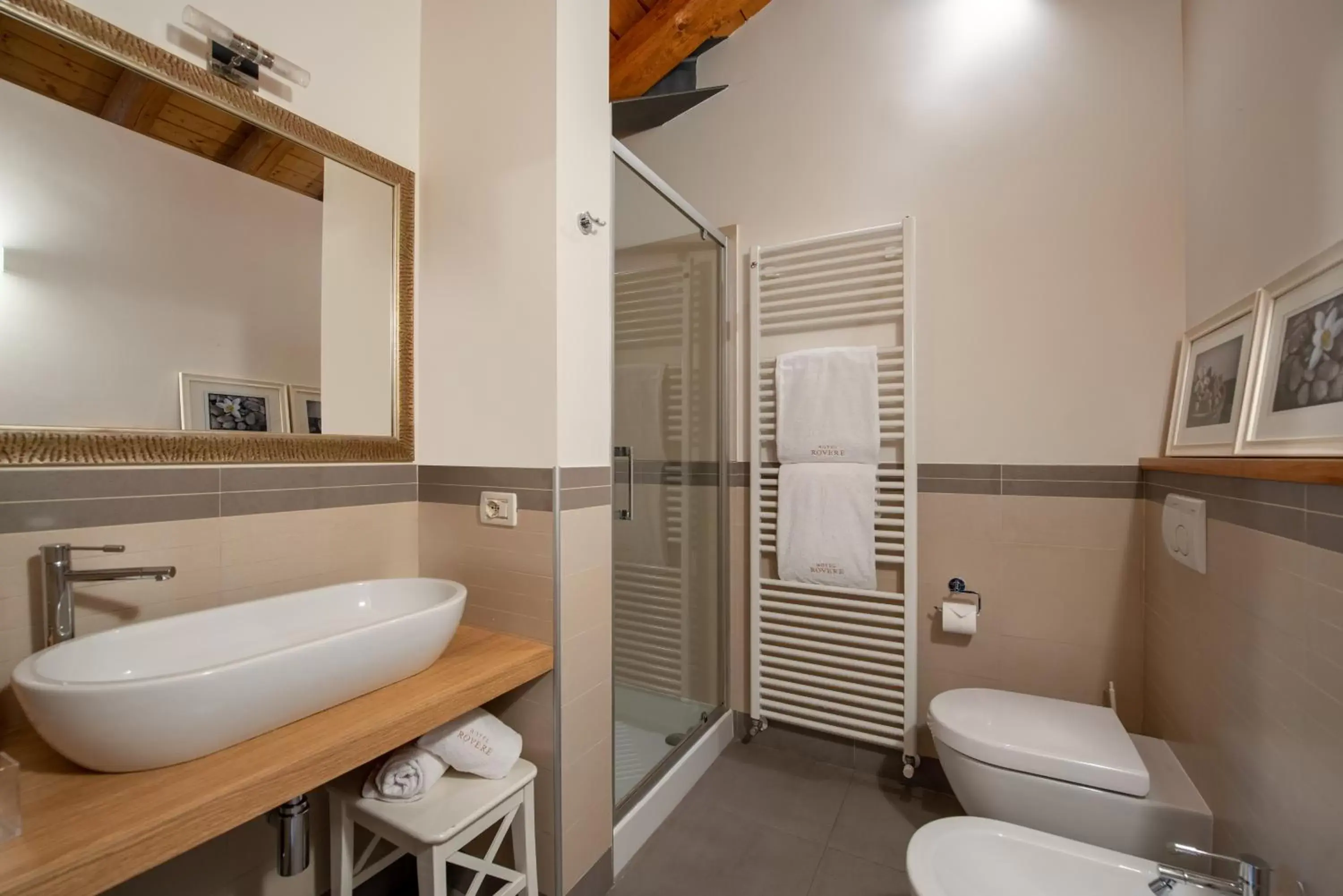 Shower, Bathroom in Hotel Rovere