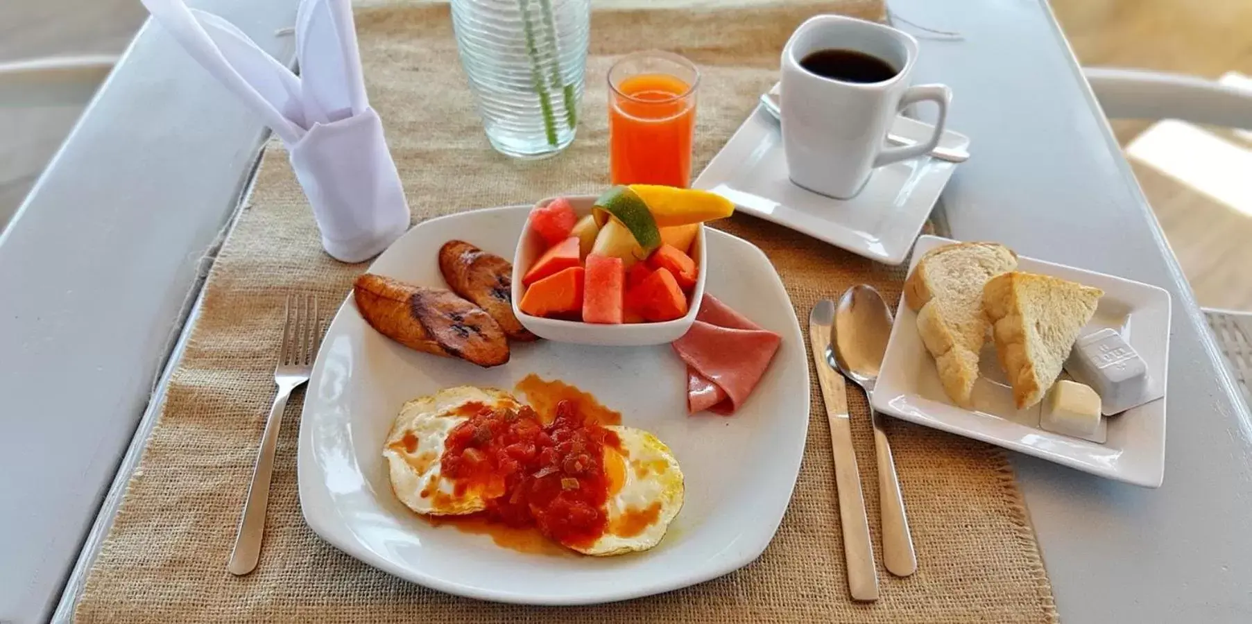 Breakfast in Hotel Casona del Lago