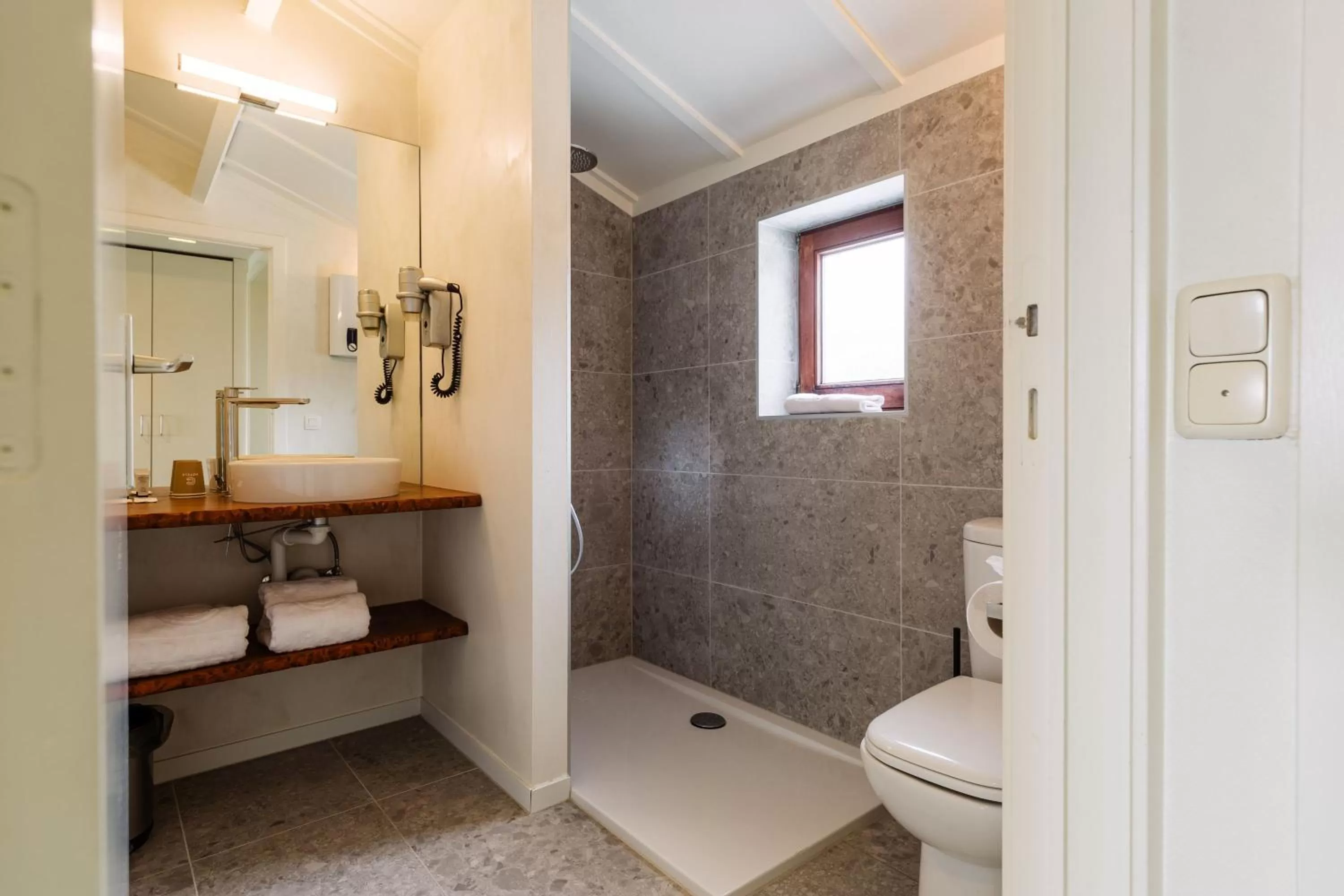 Shower in C-Hotels Zeegalm