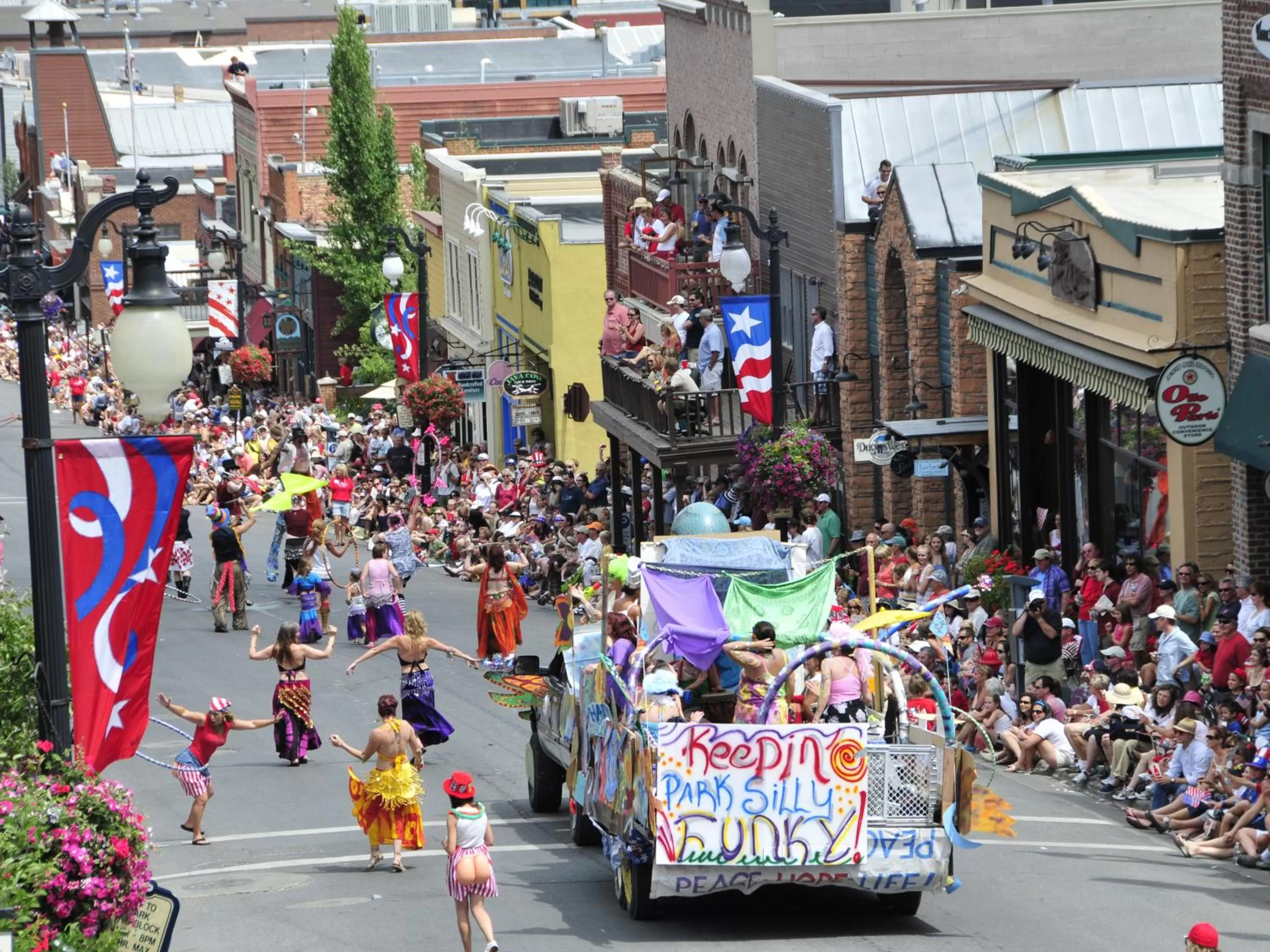 Day in Treasure Mountain Inn